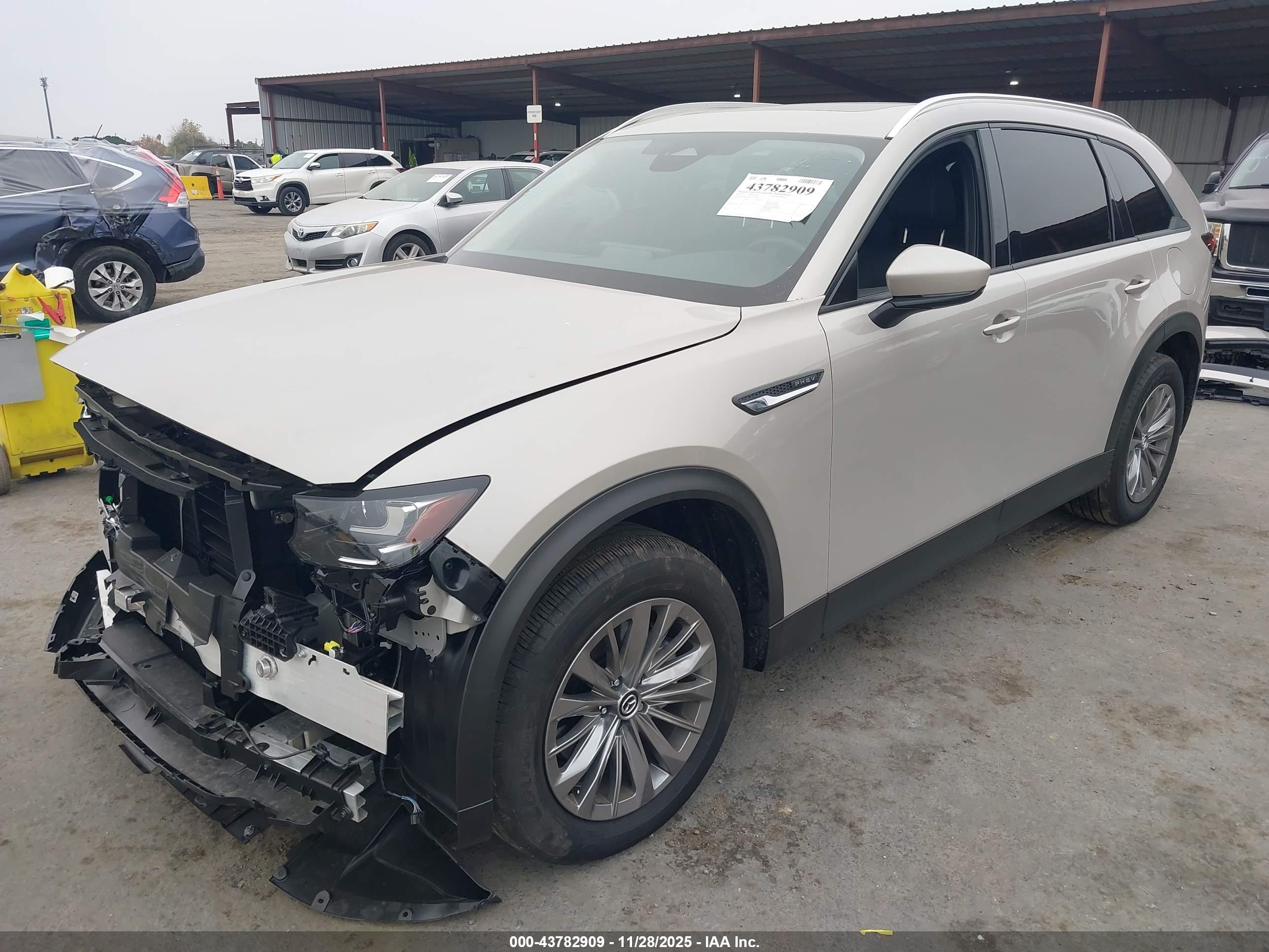 MAZDA CX-90 image 2