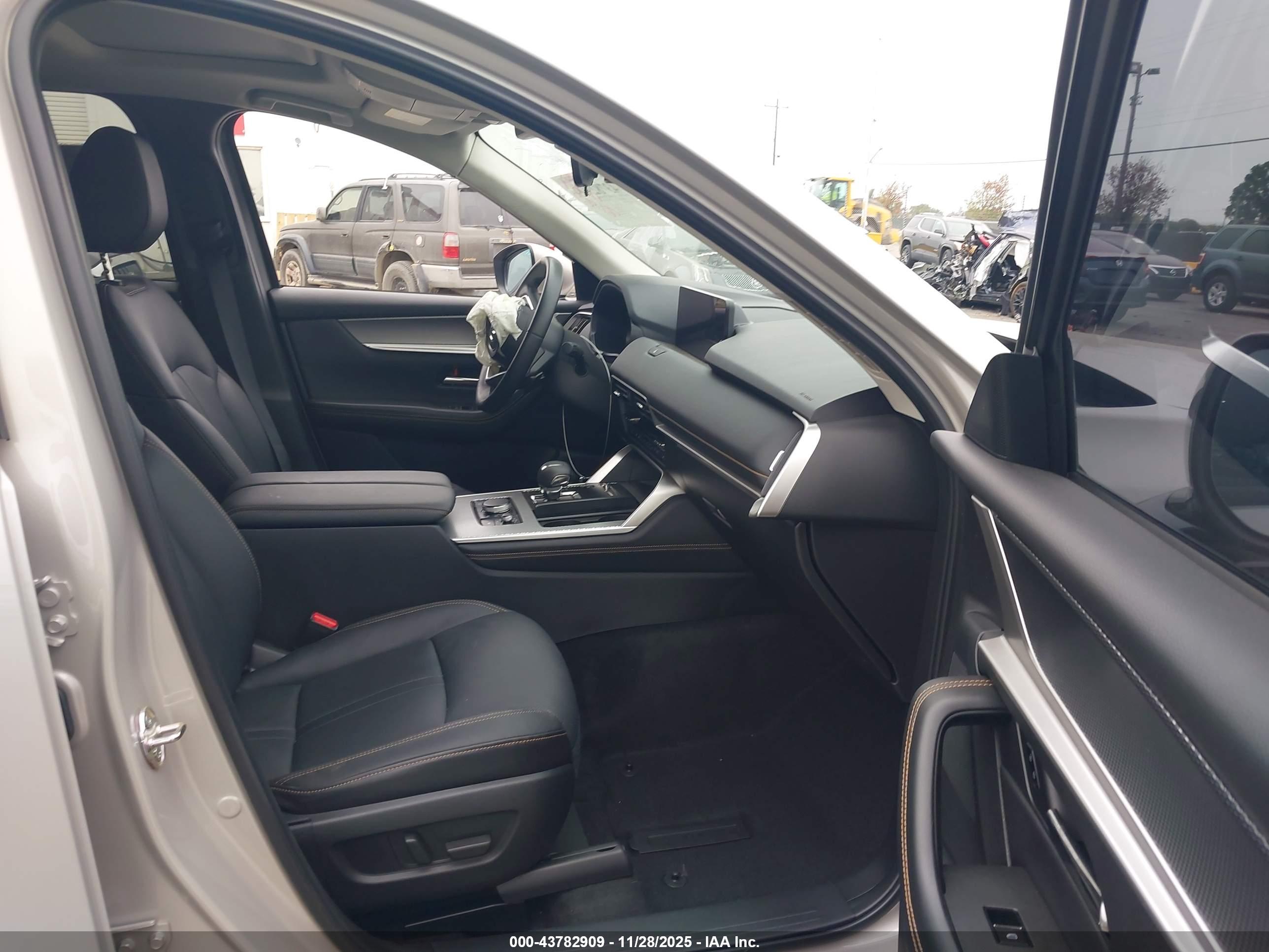 MAZDA CX-90 image 5