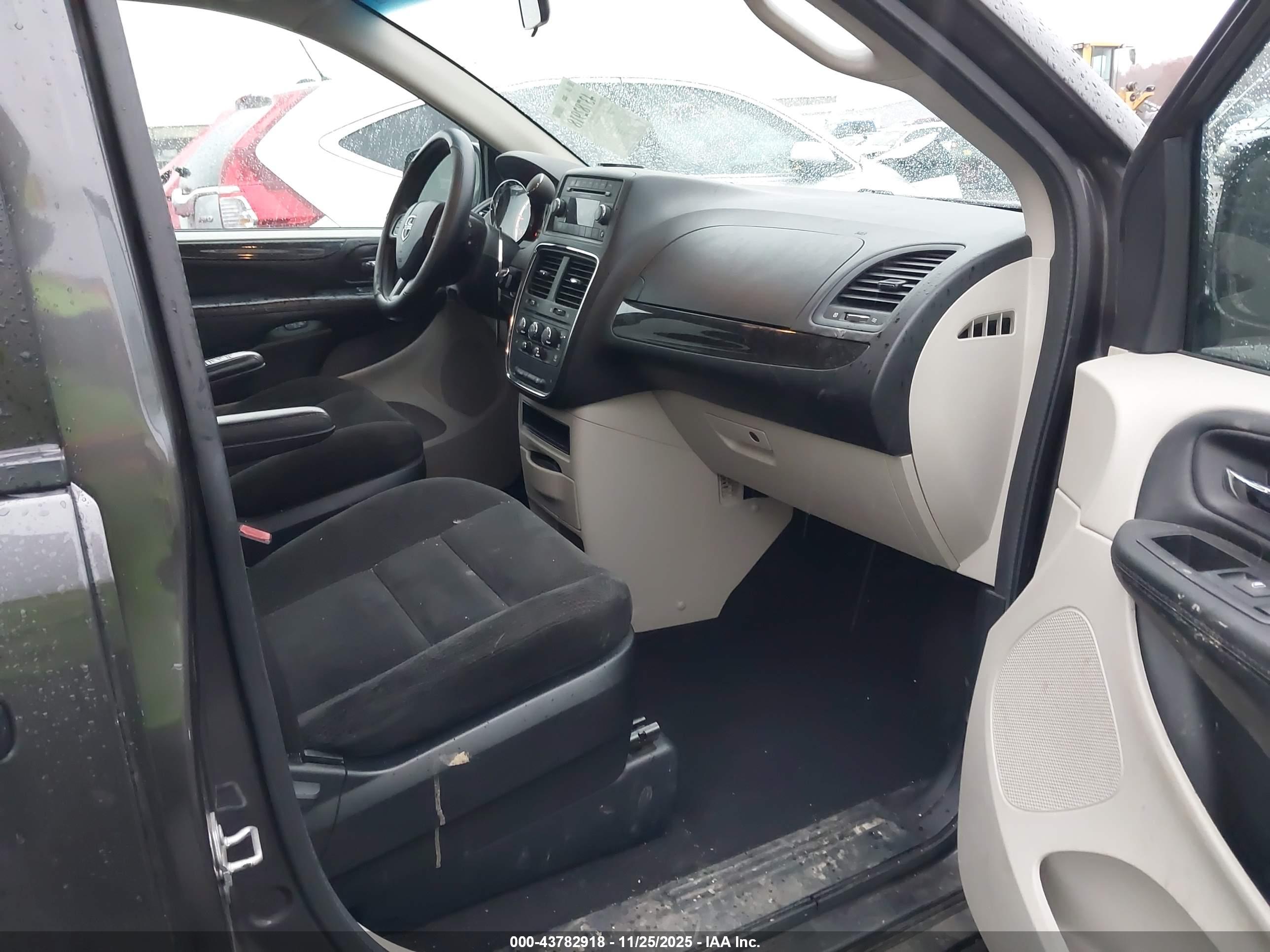 DODGE GRAND image 5