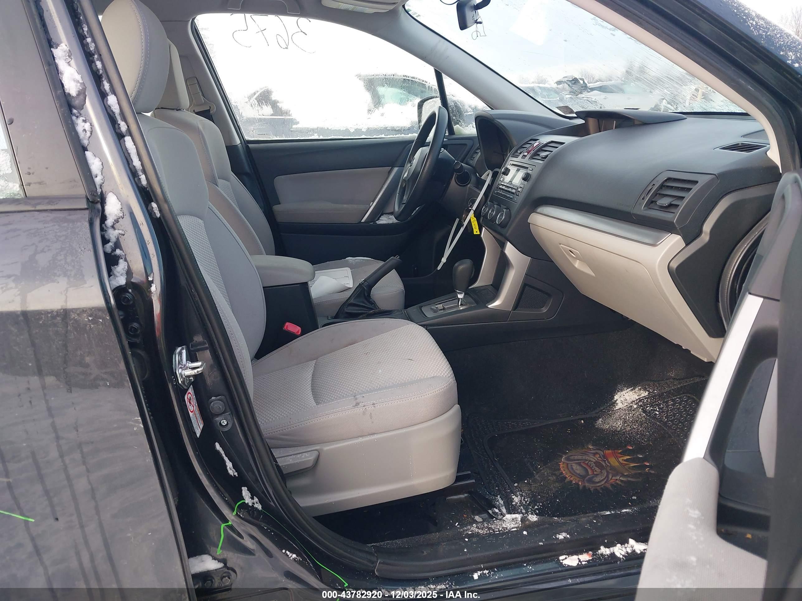 SUBARU FORESTER image 5