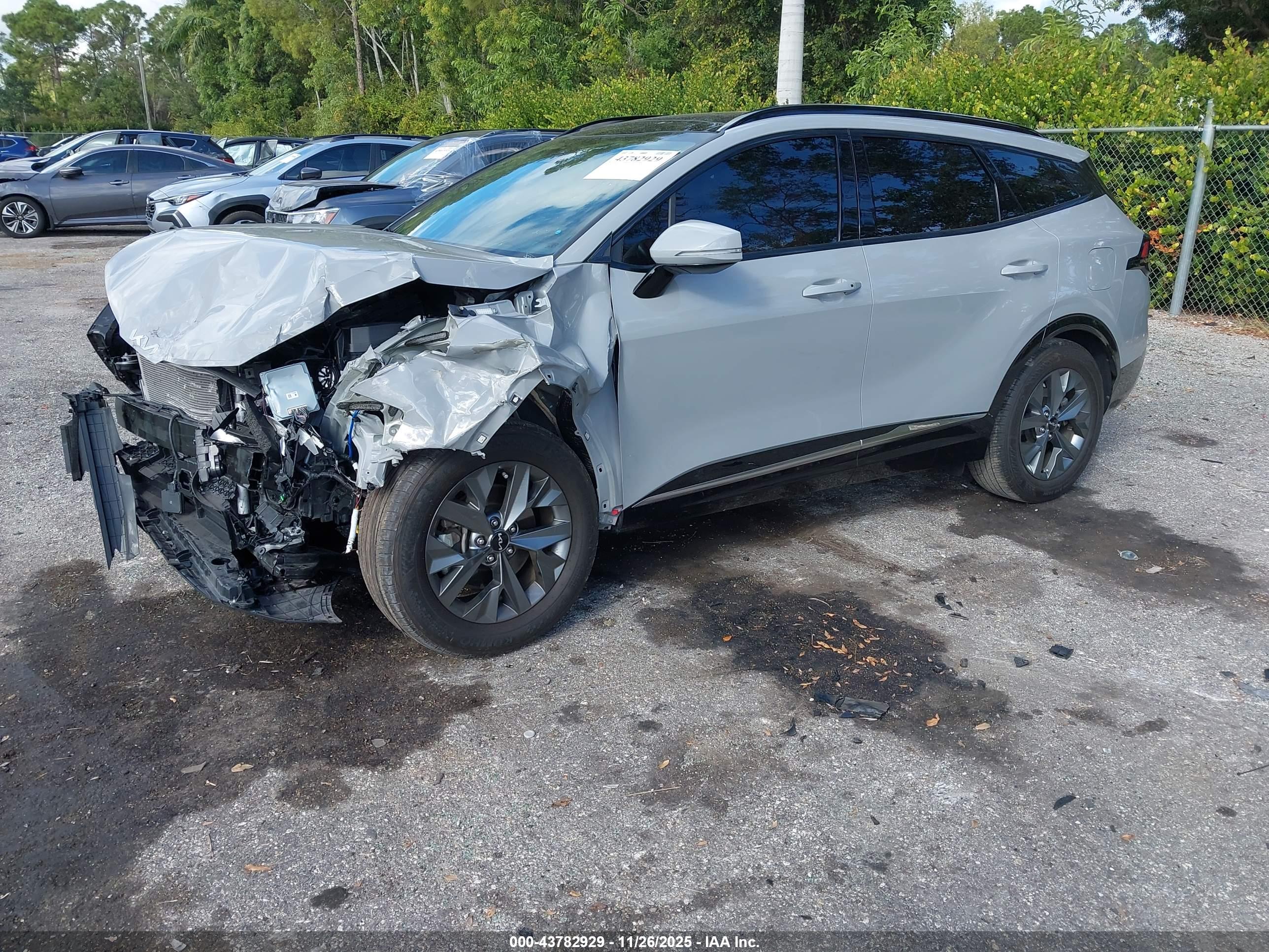 KIA SPORTAGE image 2