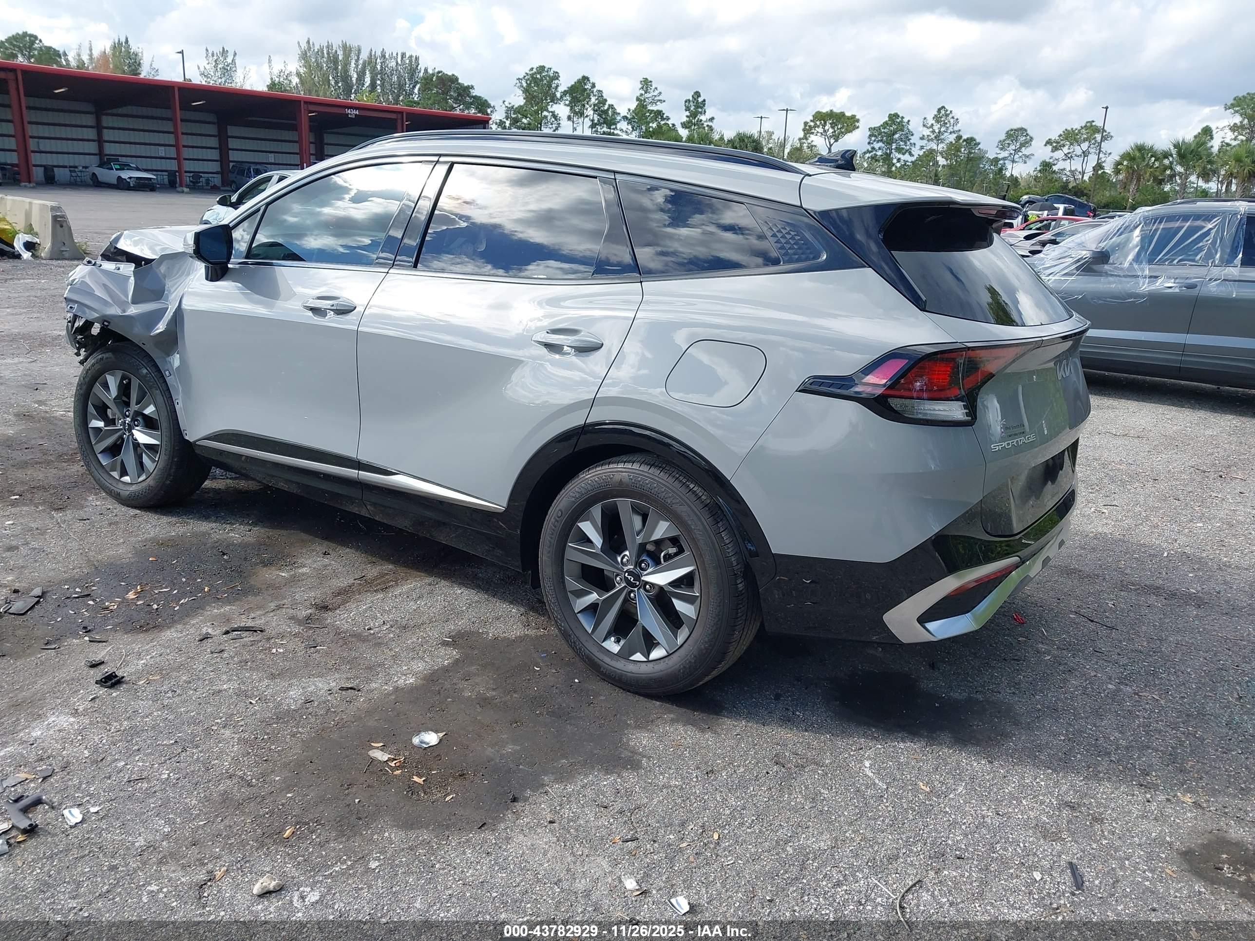 KIA SPORTAGE image 3