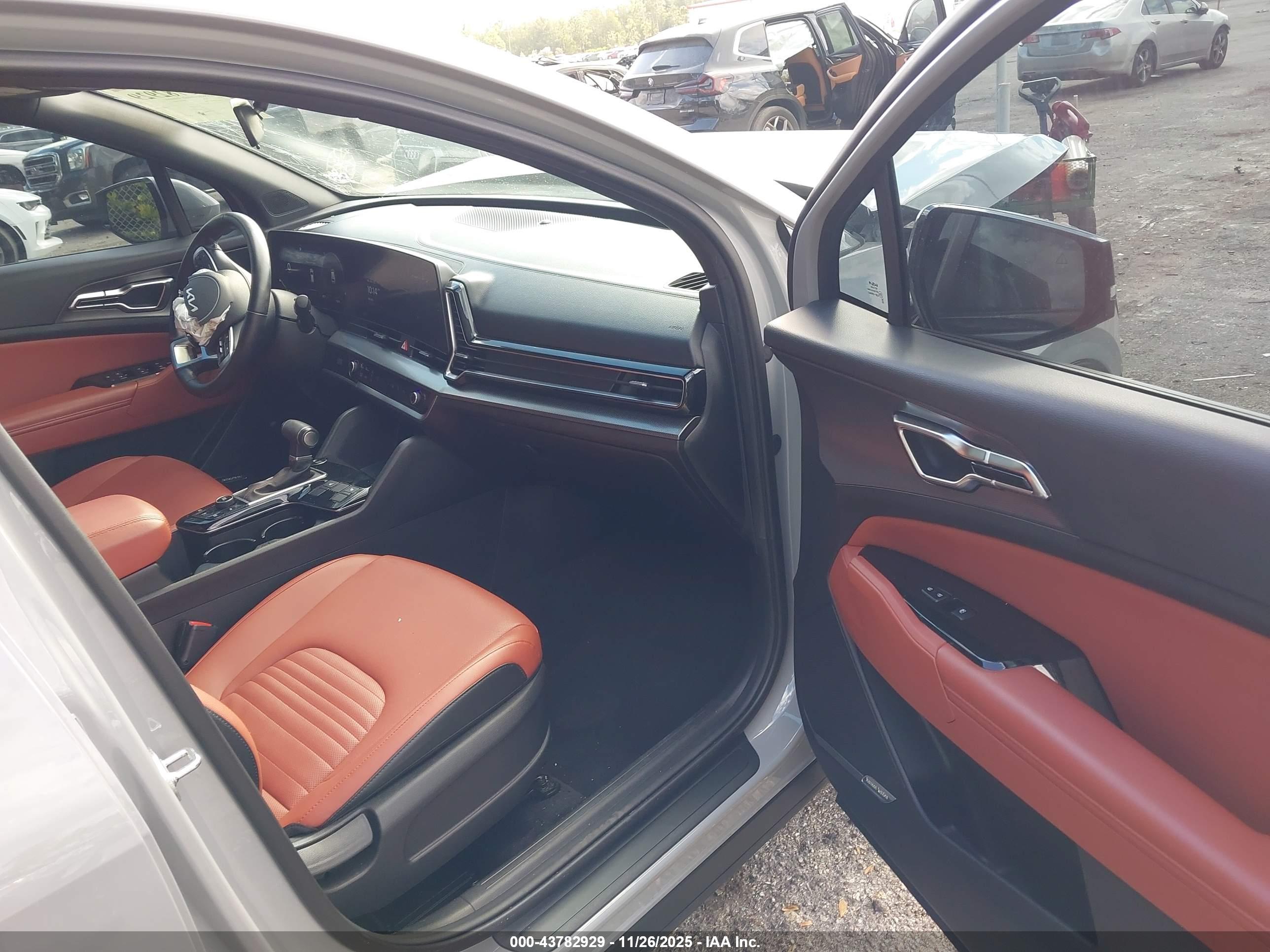 KIA SPORTAGE image 5