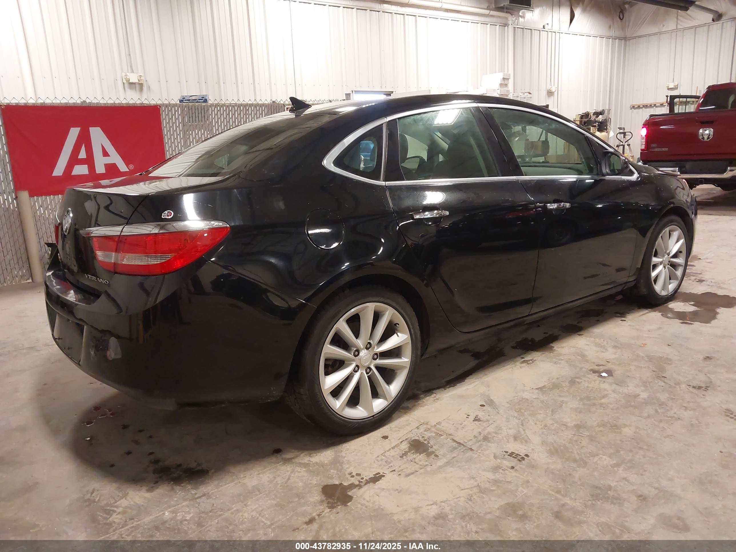 BUICK VERANO image 4
