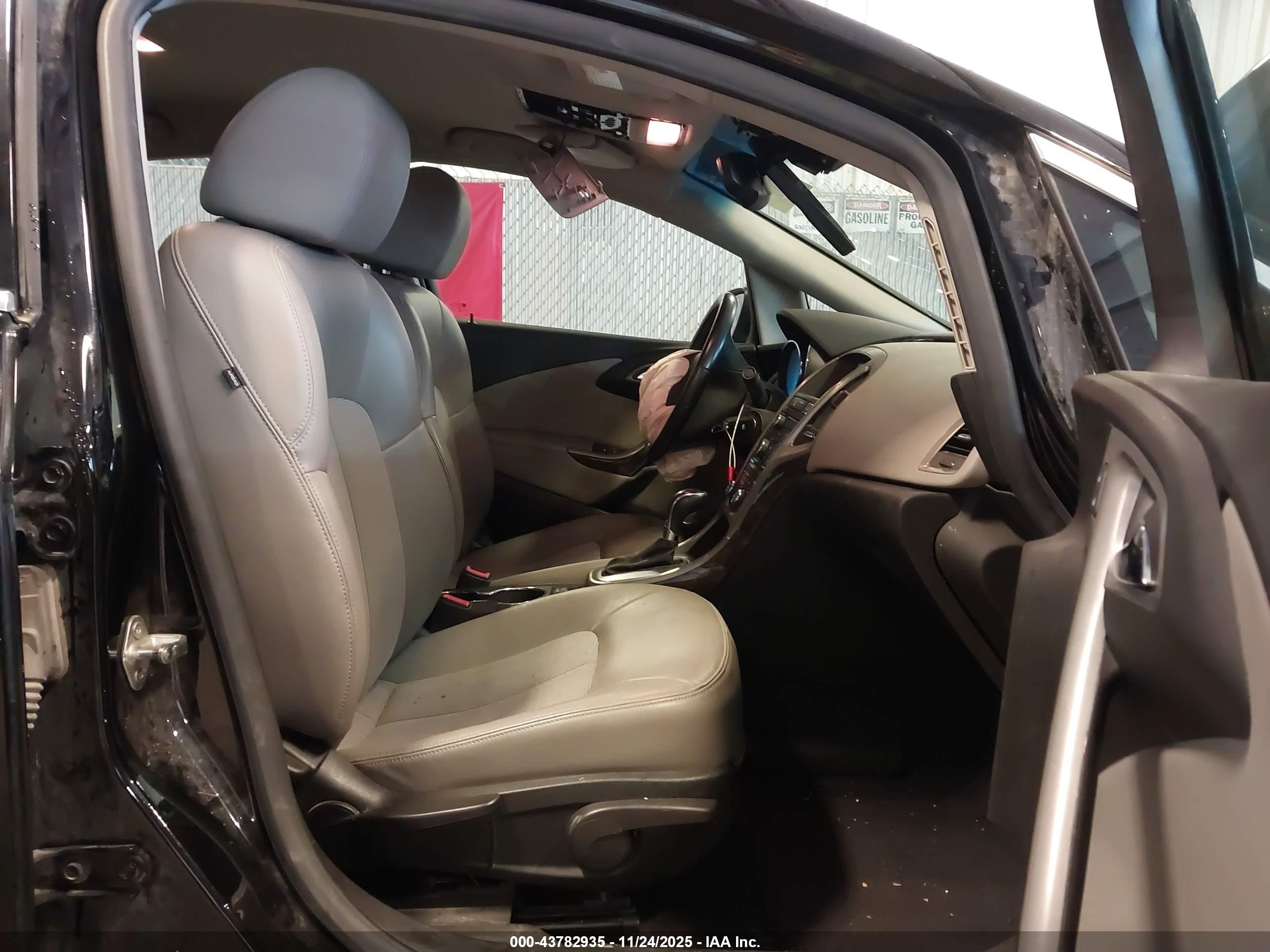 BUICK VERANO image 5