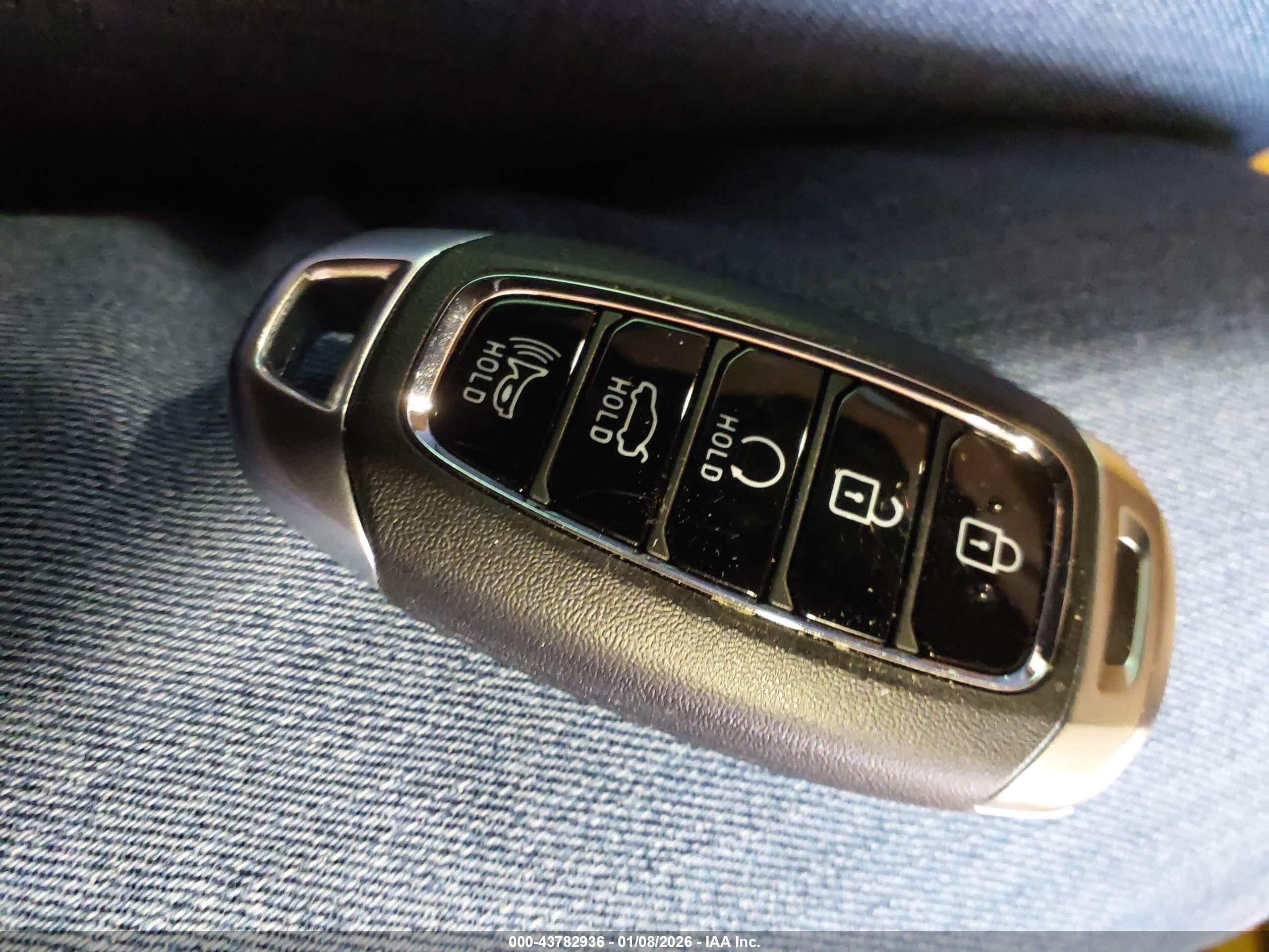 HYUNDAI ELANTRA image 11