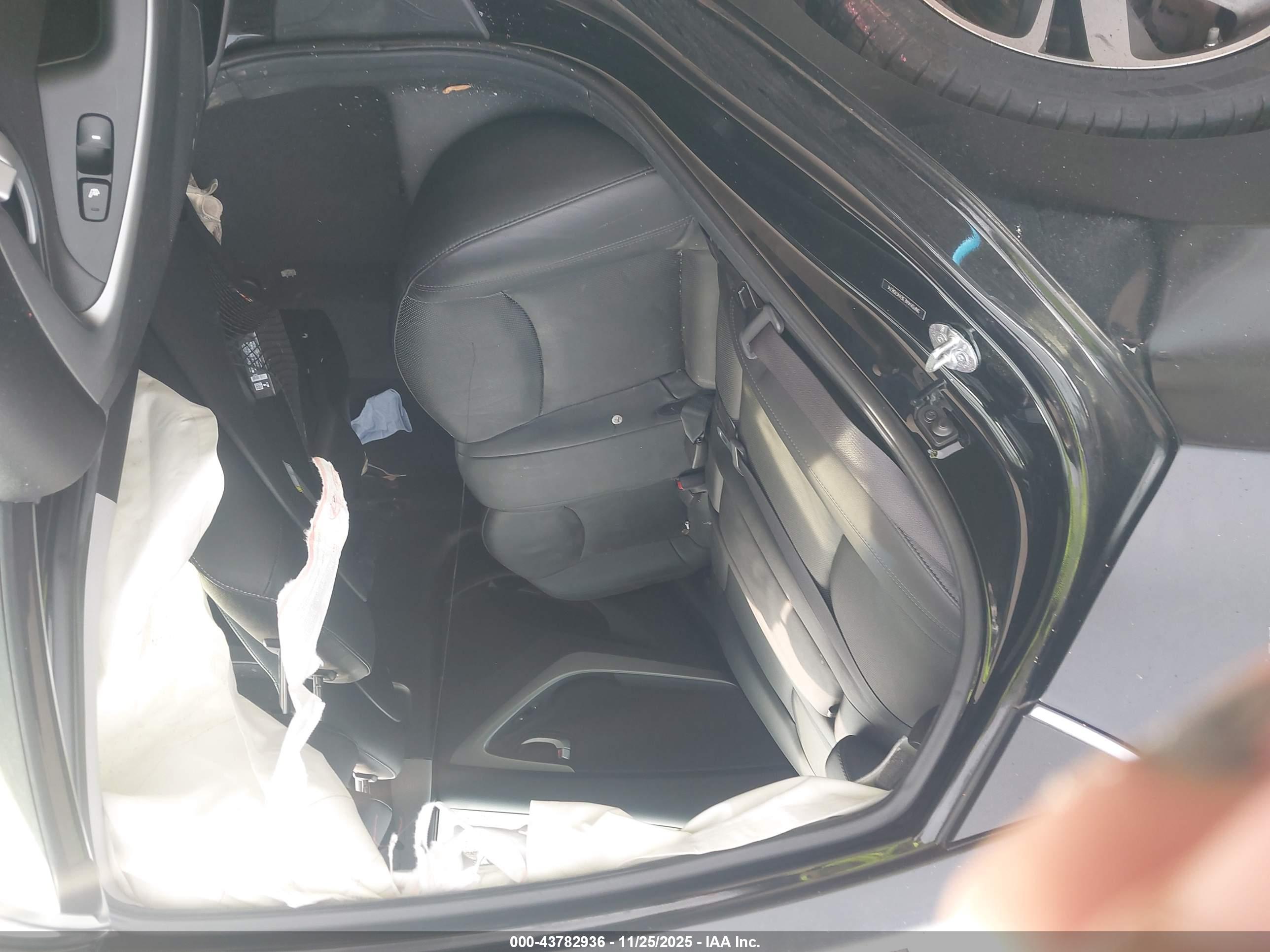 HYUNDAI ELANTRA image 8