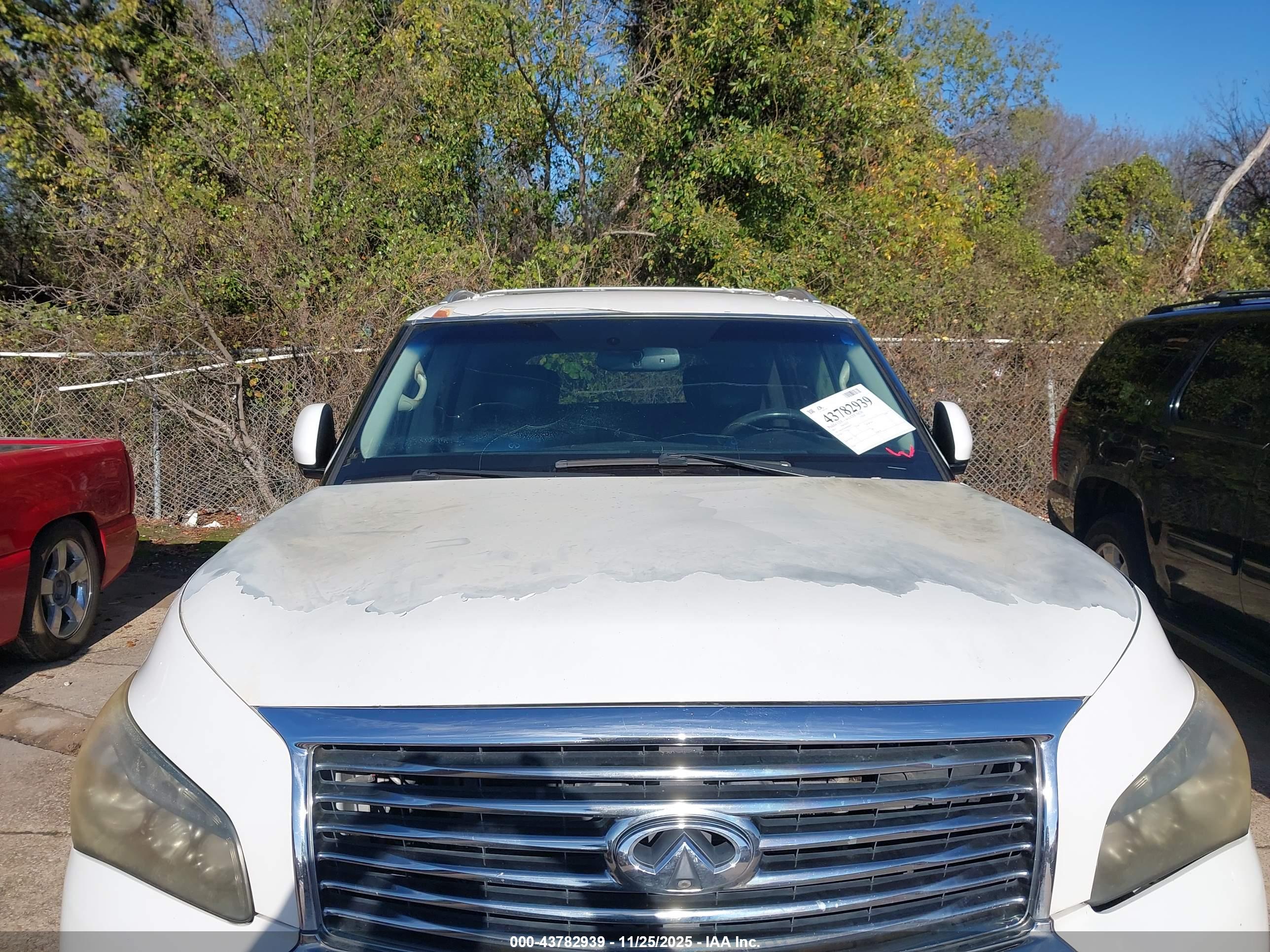 INFINITI QX56 image 6