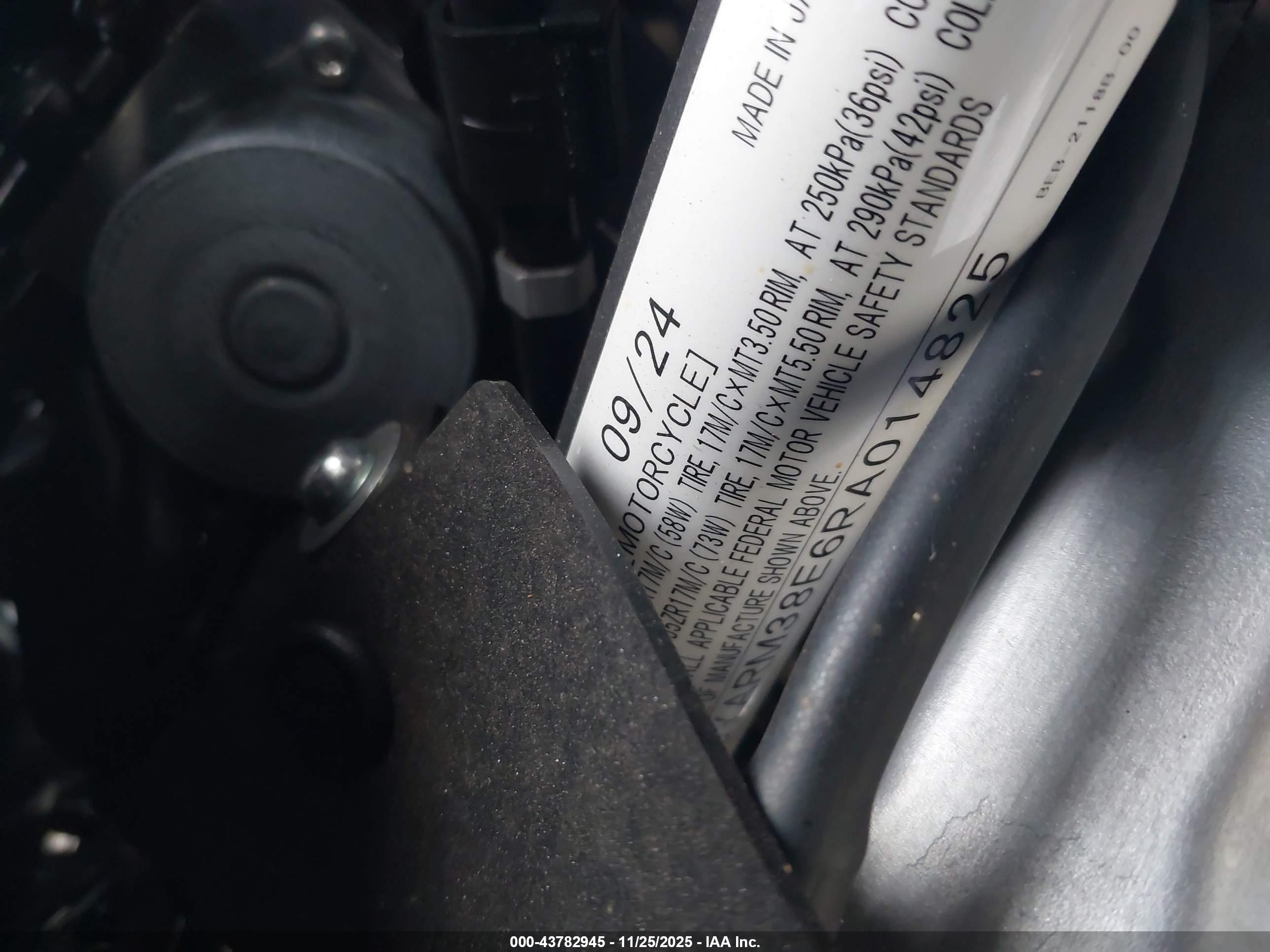 YAMAHA YZFR7 image 10