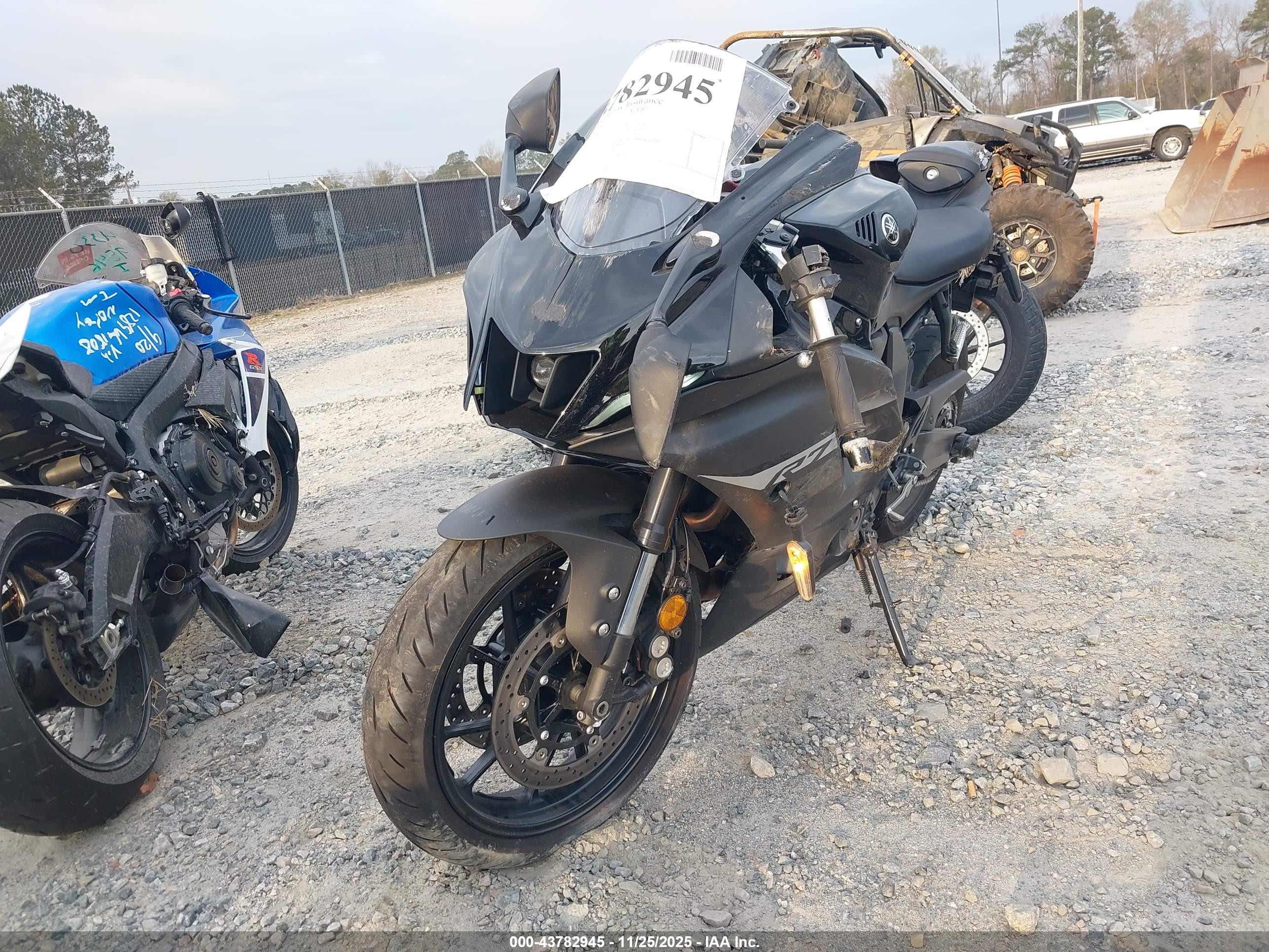 YAMAHA YZFR7 image 2