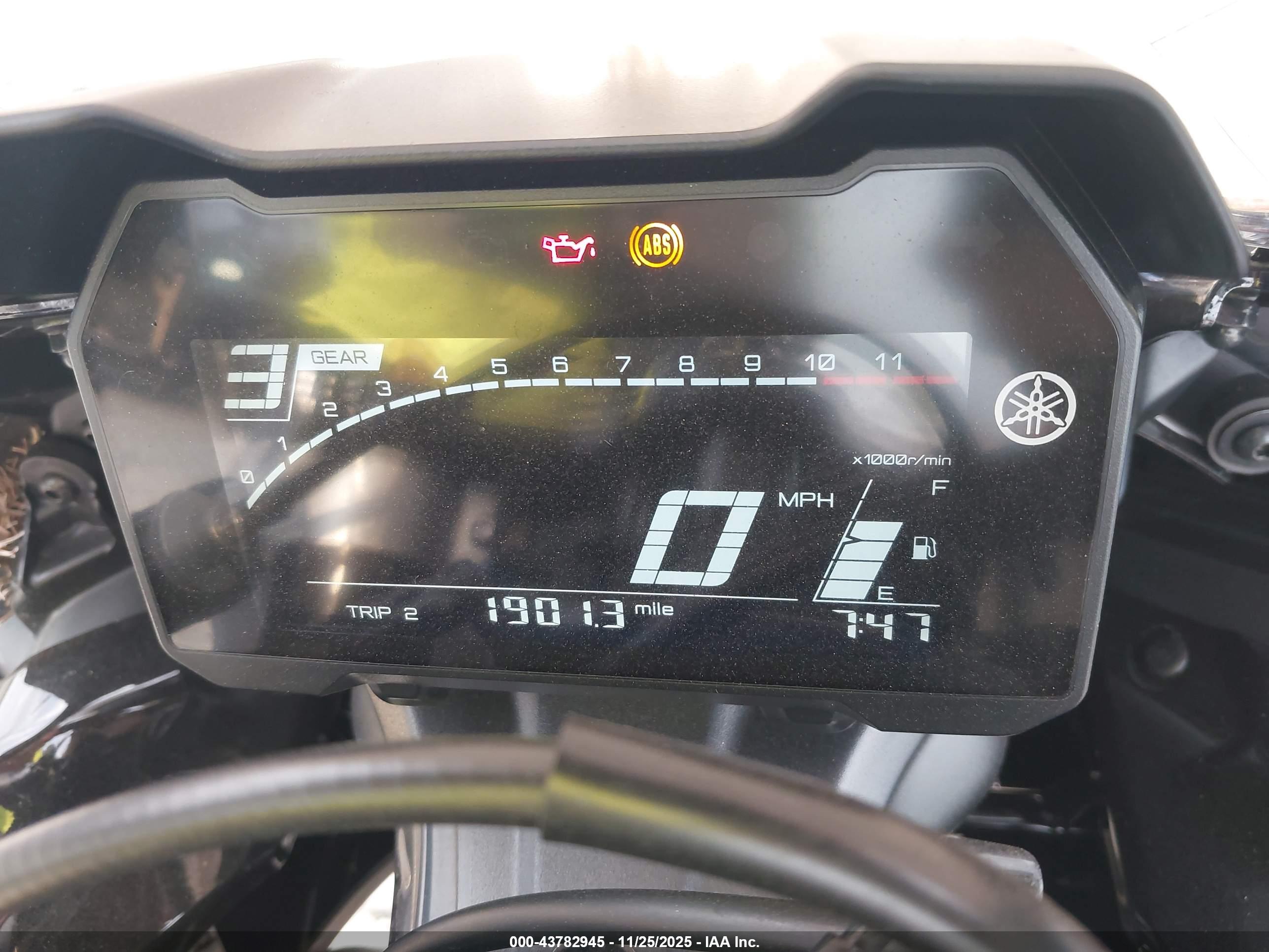 YAMAHA YZFR7 image 7