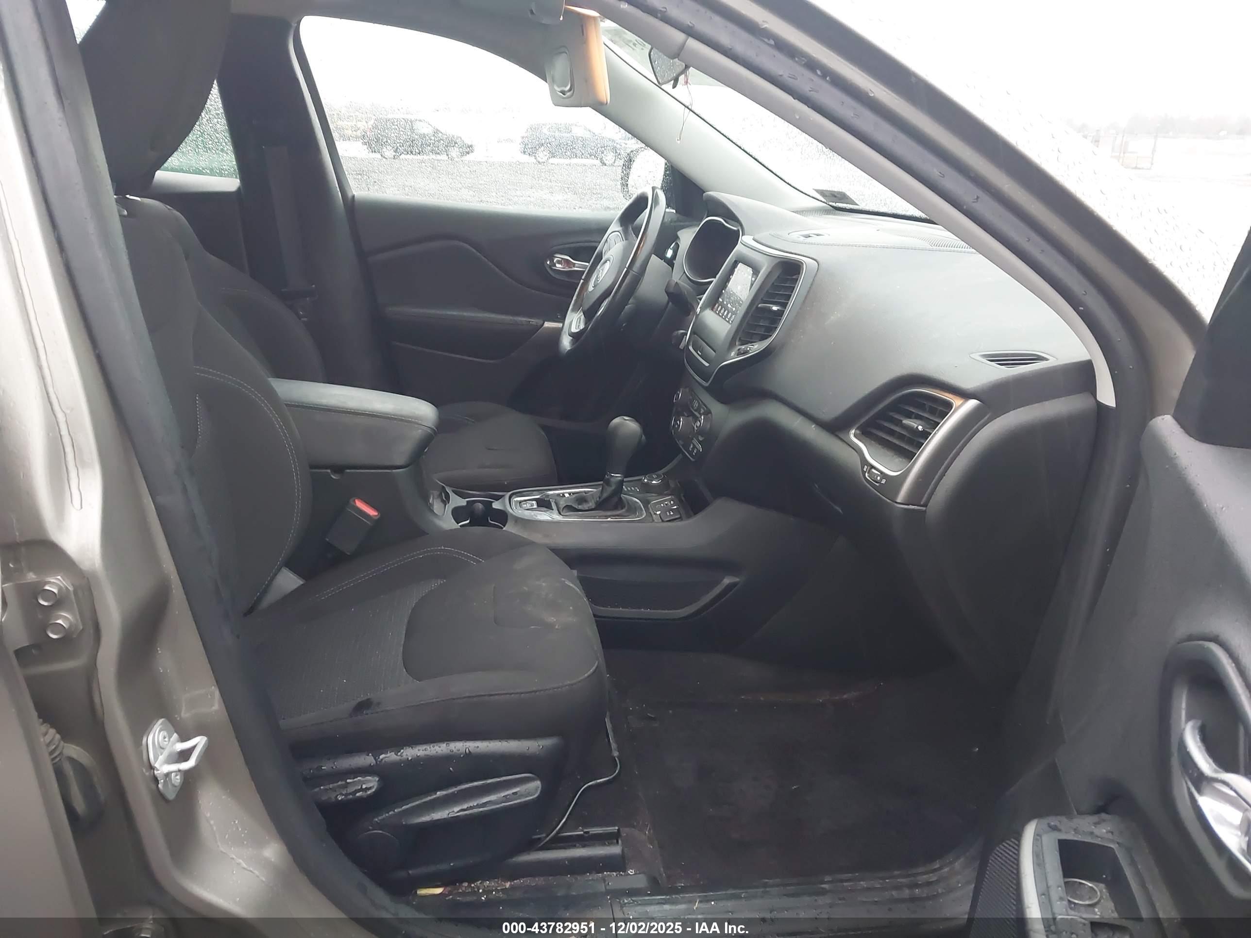 JEEP CHEROKEE image 5