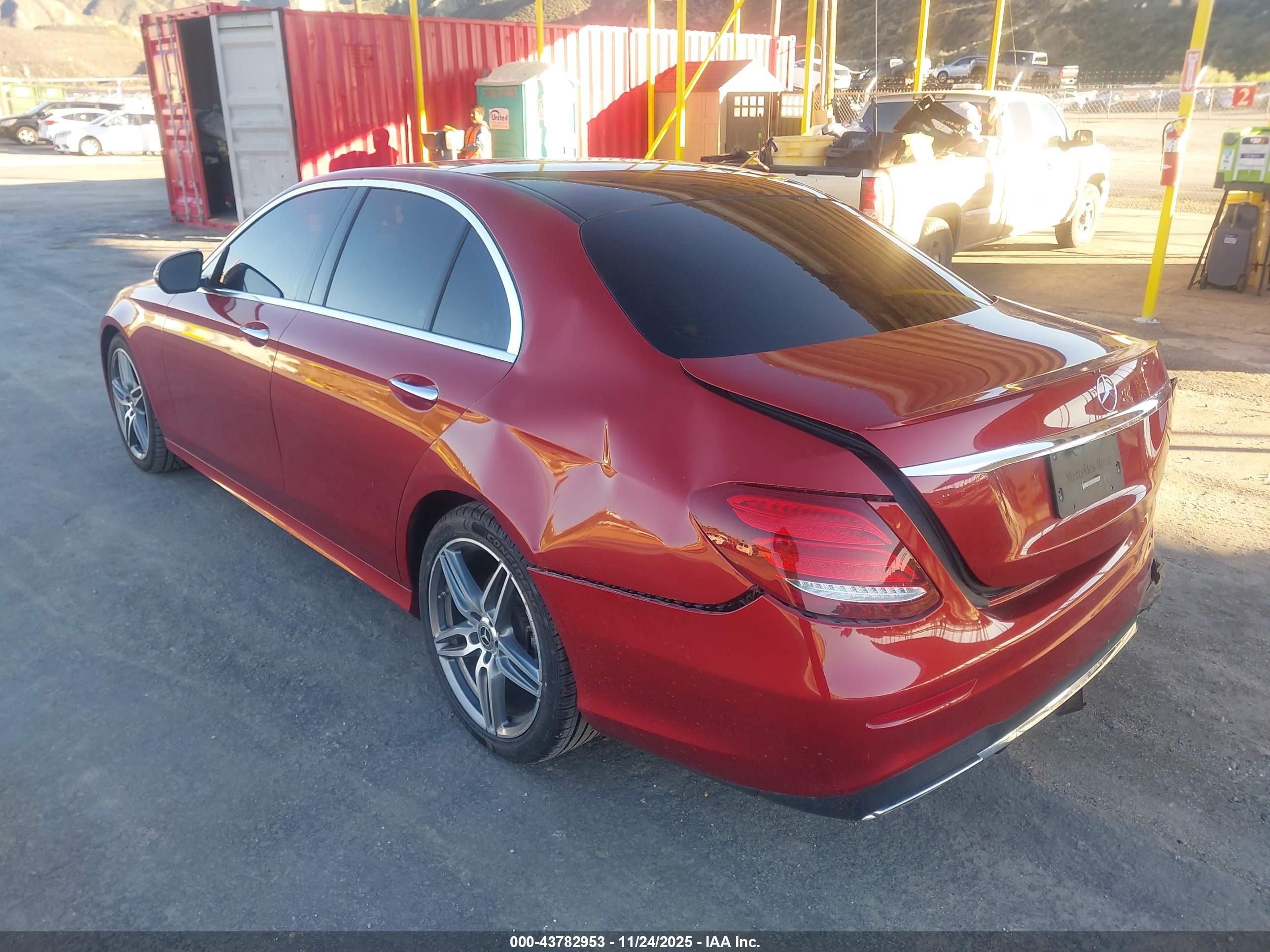 MERCEDES-BENZ E image 3