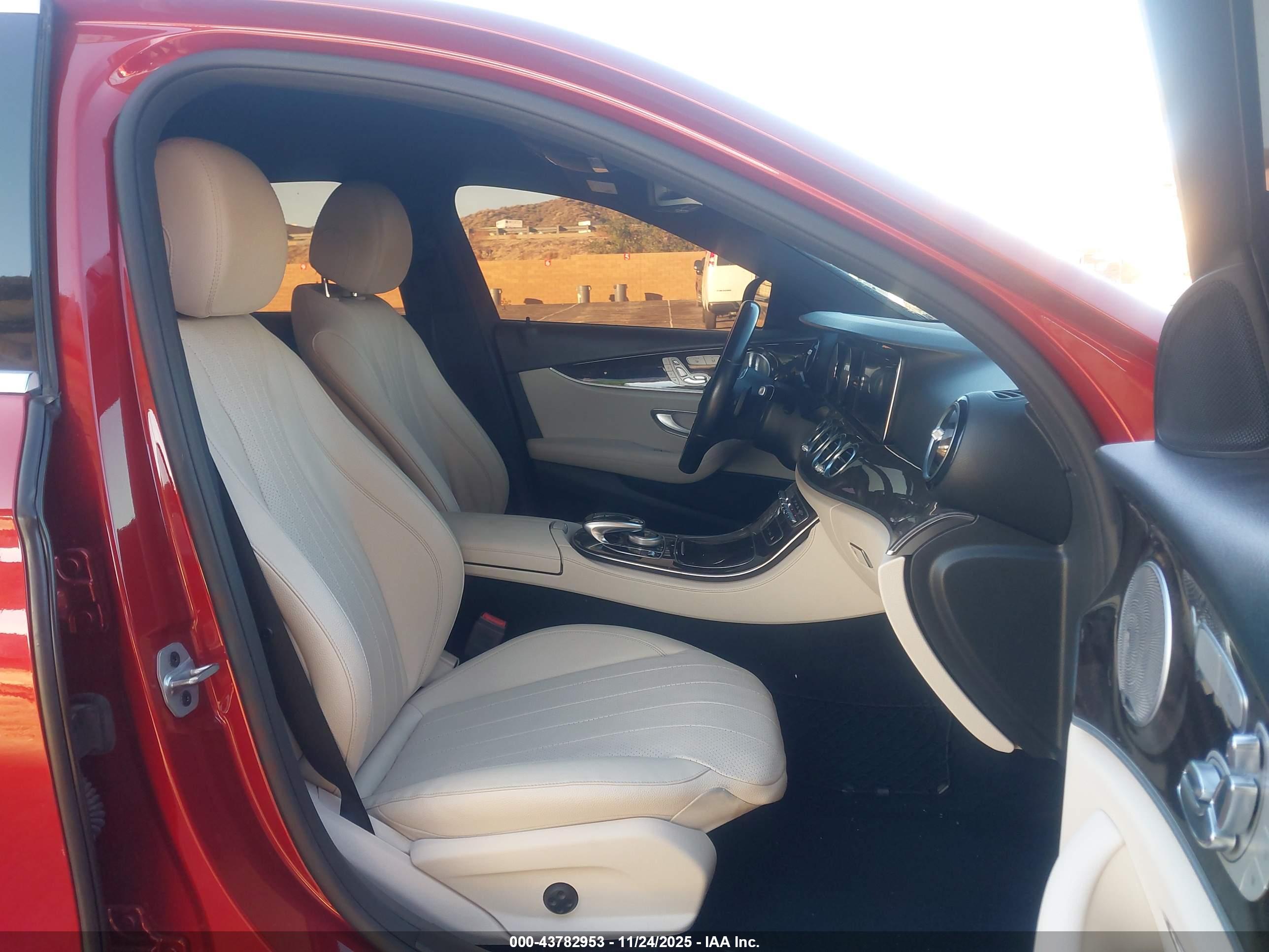 MERCEDES-BENZ E image 5