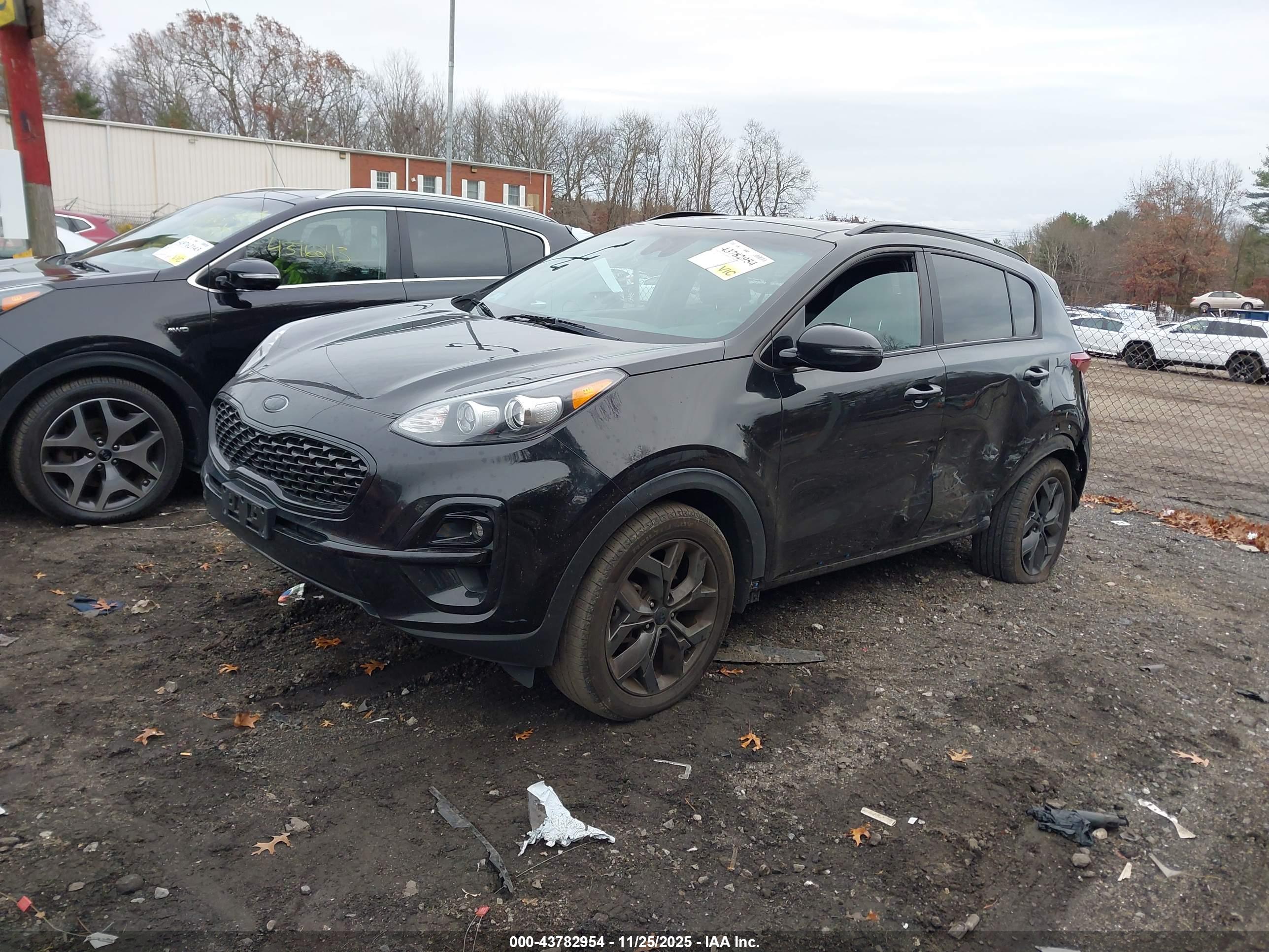 KIA SPORTAGE image 2