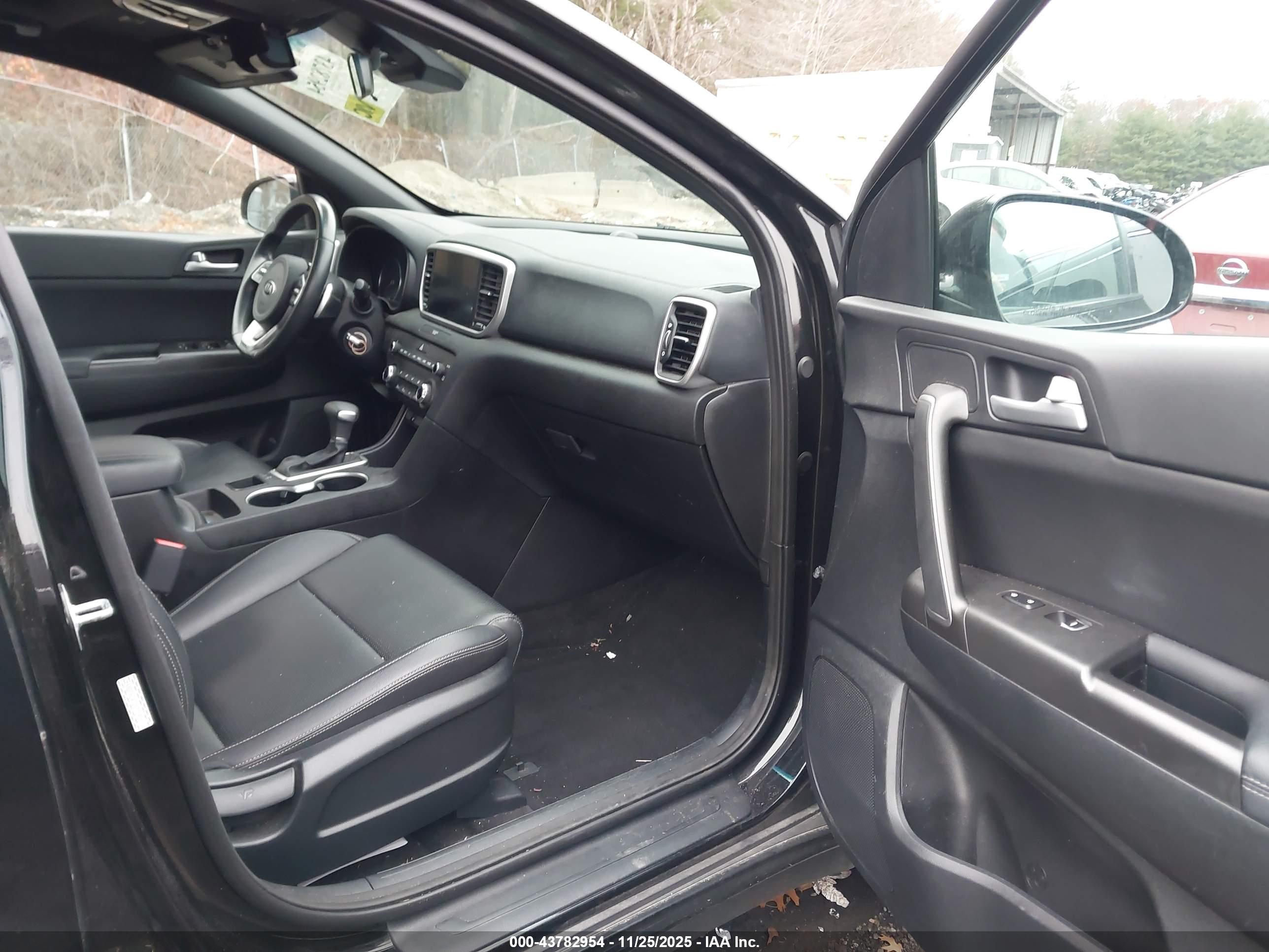KIA SPORTAGE image 5