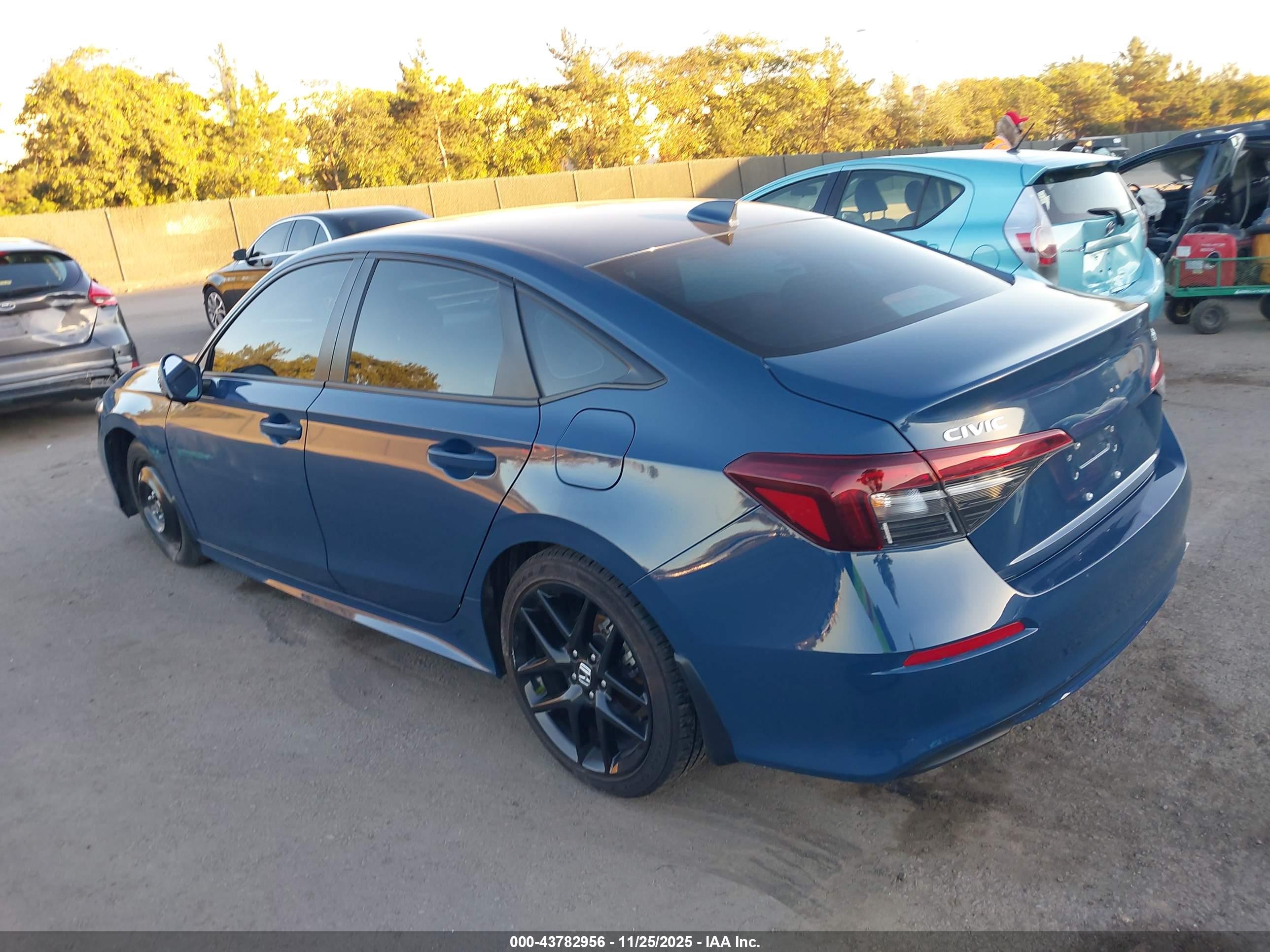 HONDA CIVIC image 3