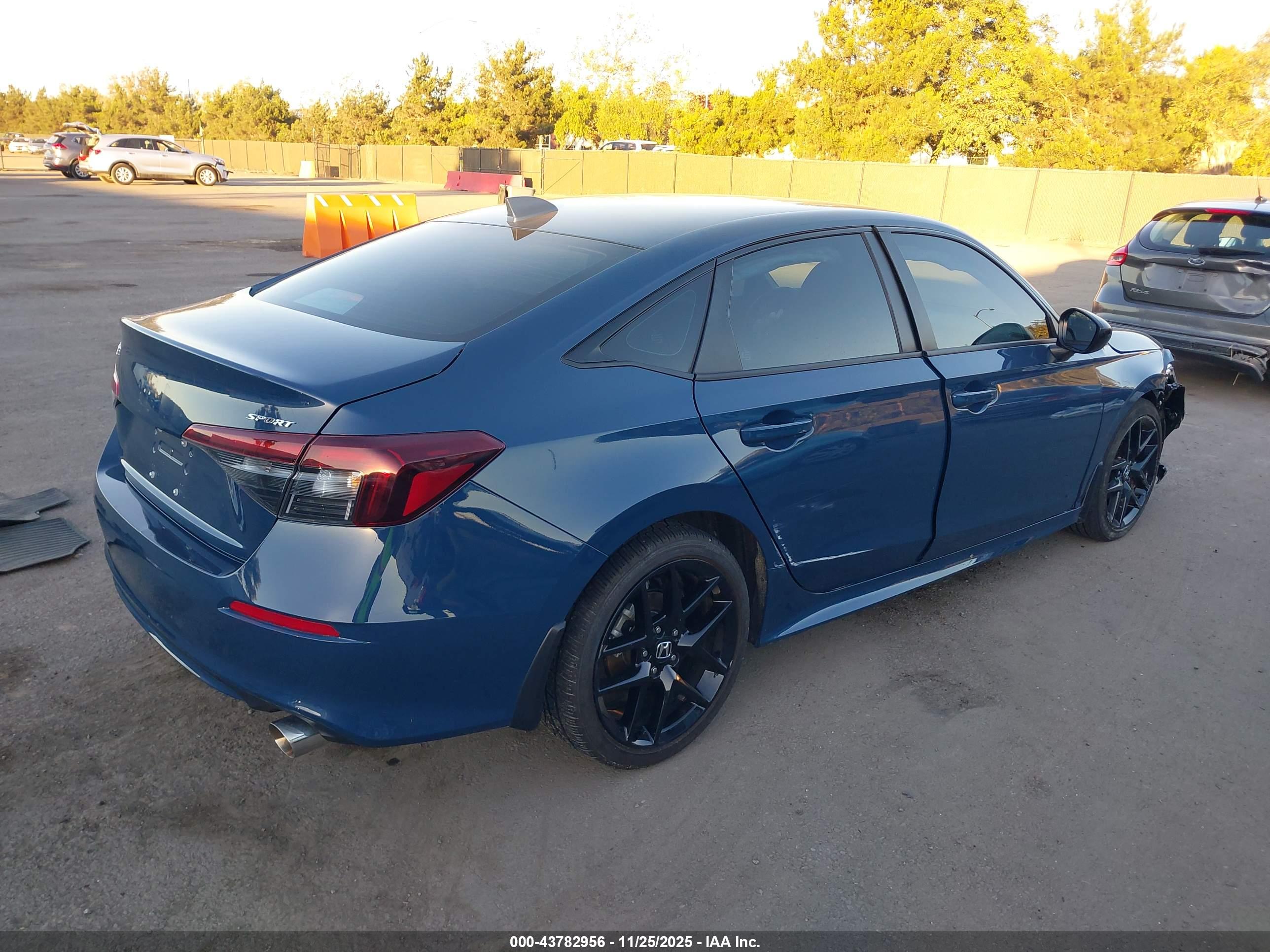 HONDA CIVIC image 4