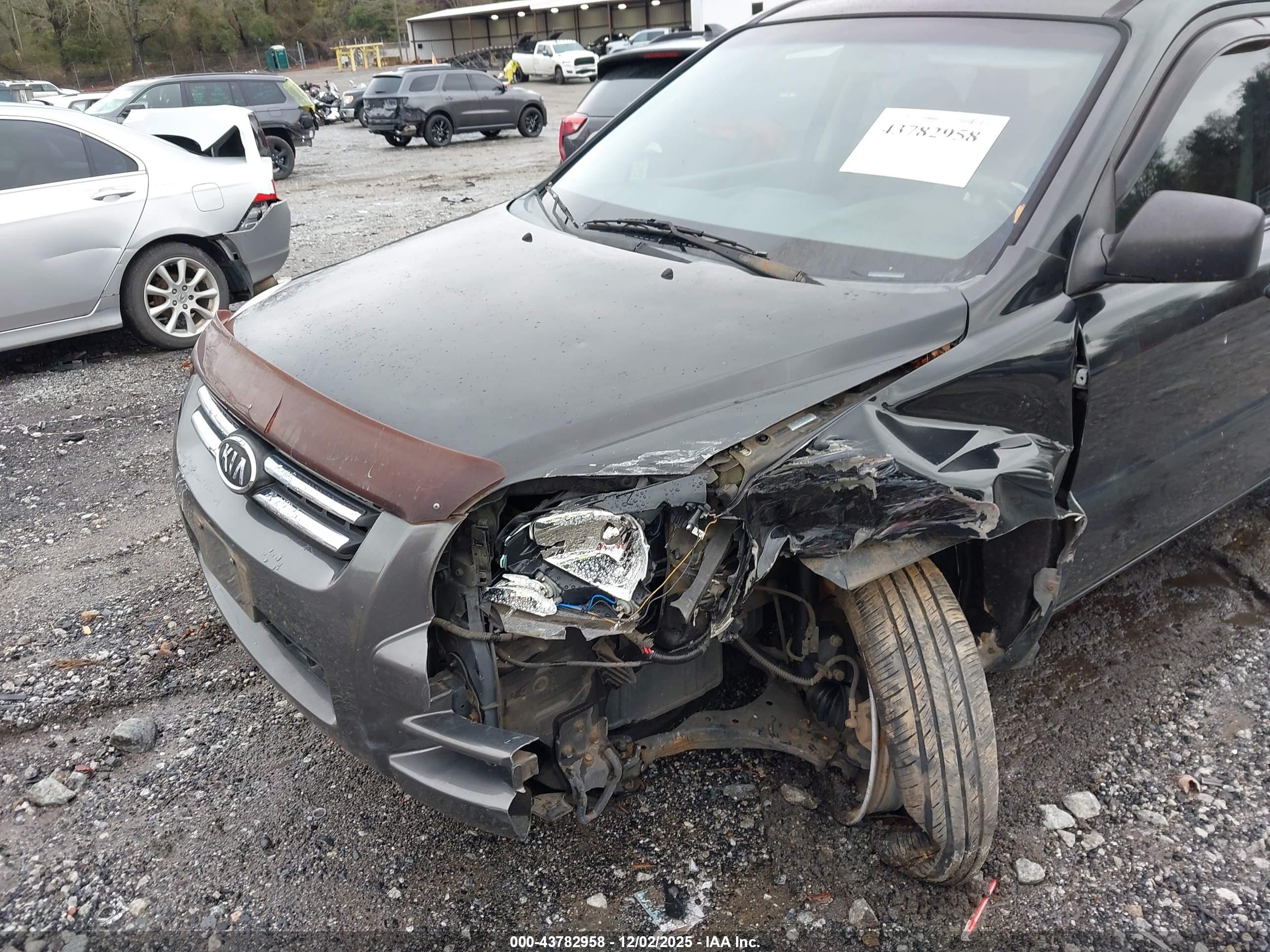 KIA SPORTAGE image 6
