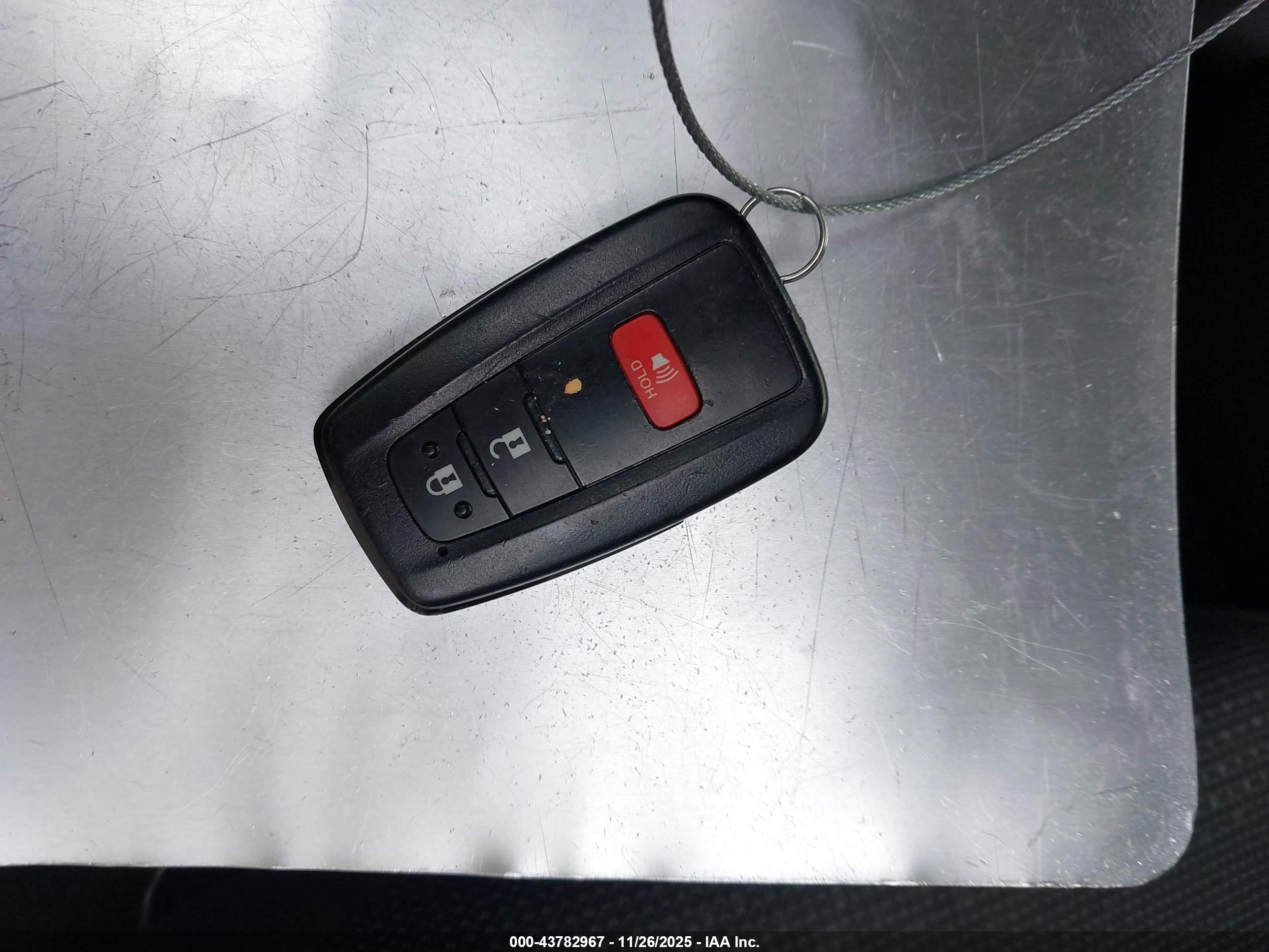 TOYOTA PRIUS image 11
