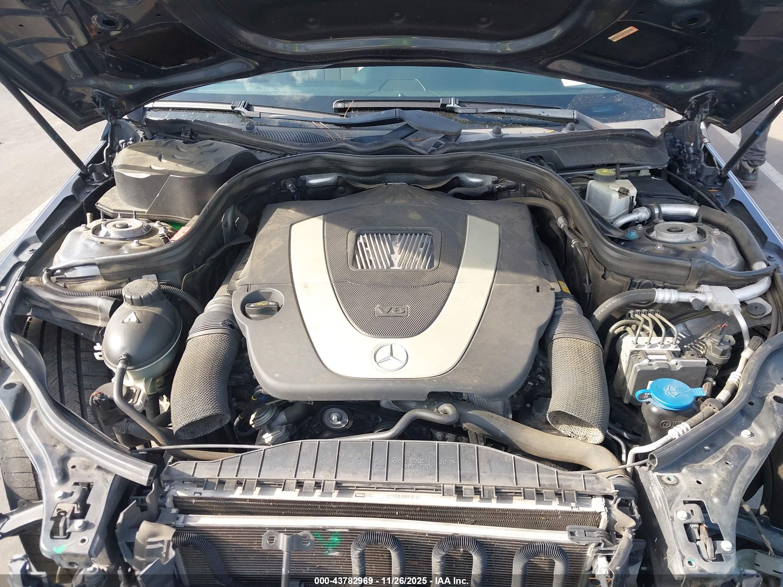 MERCEDES-BENZ E image 10