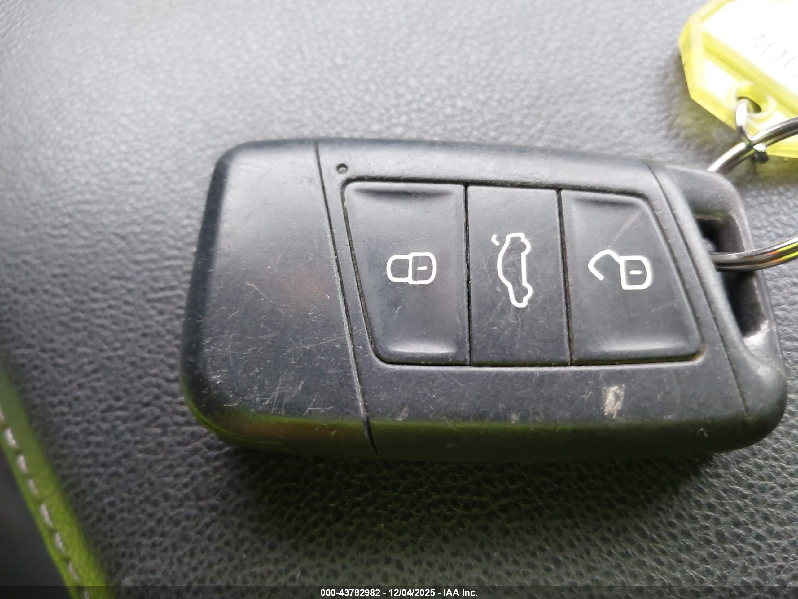 VOLKSWAGEN JETTA image 11