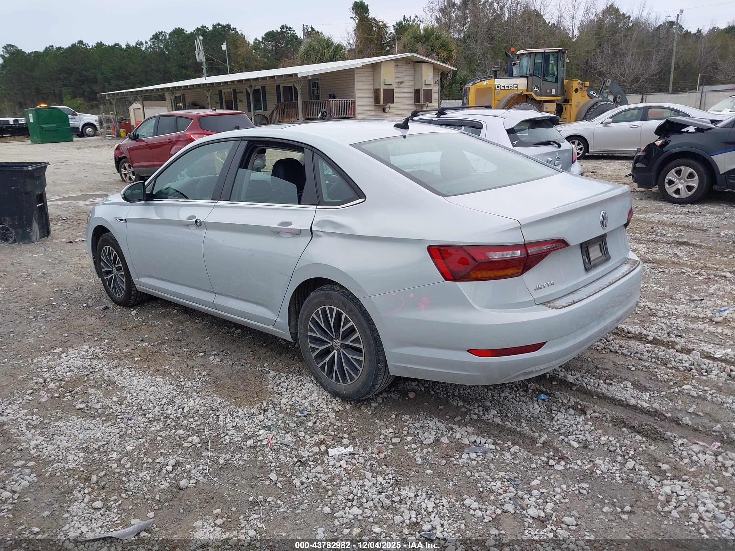 VOLKSWAGEN JETTA image 3