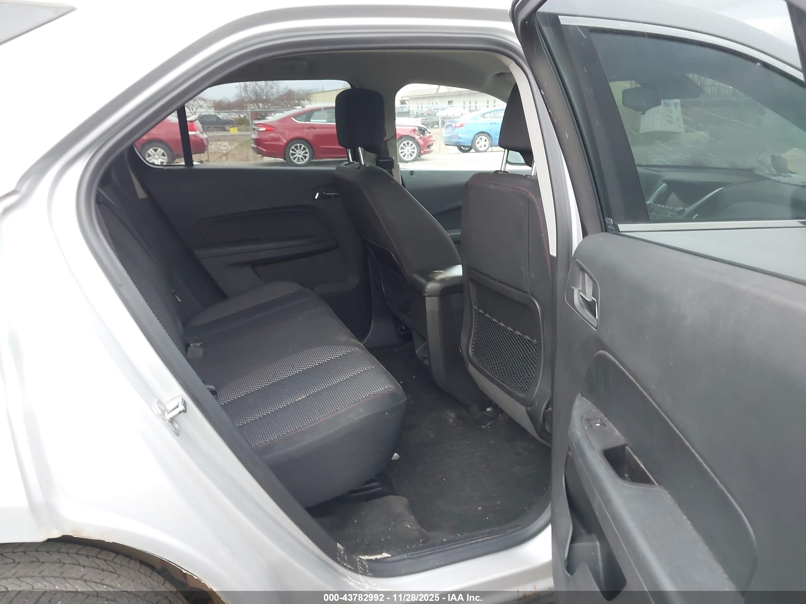CHEVROLET EQUINOX image 8