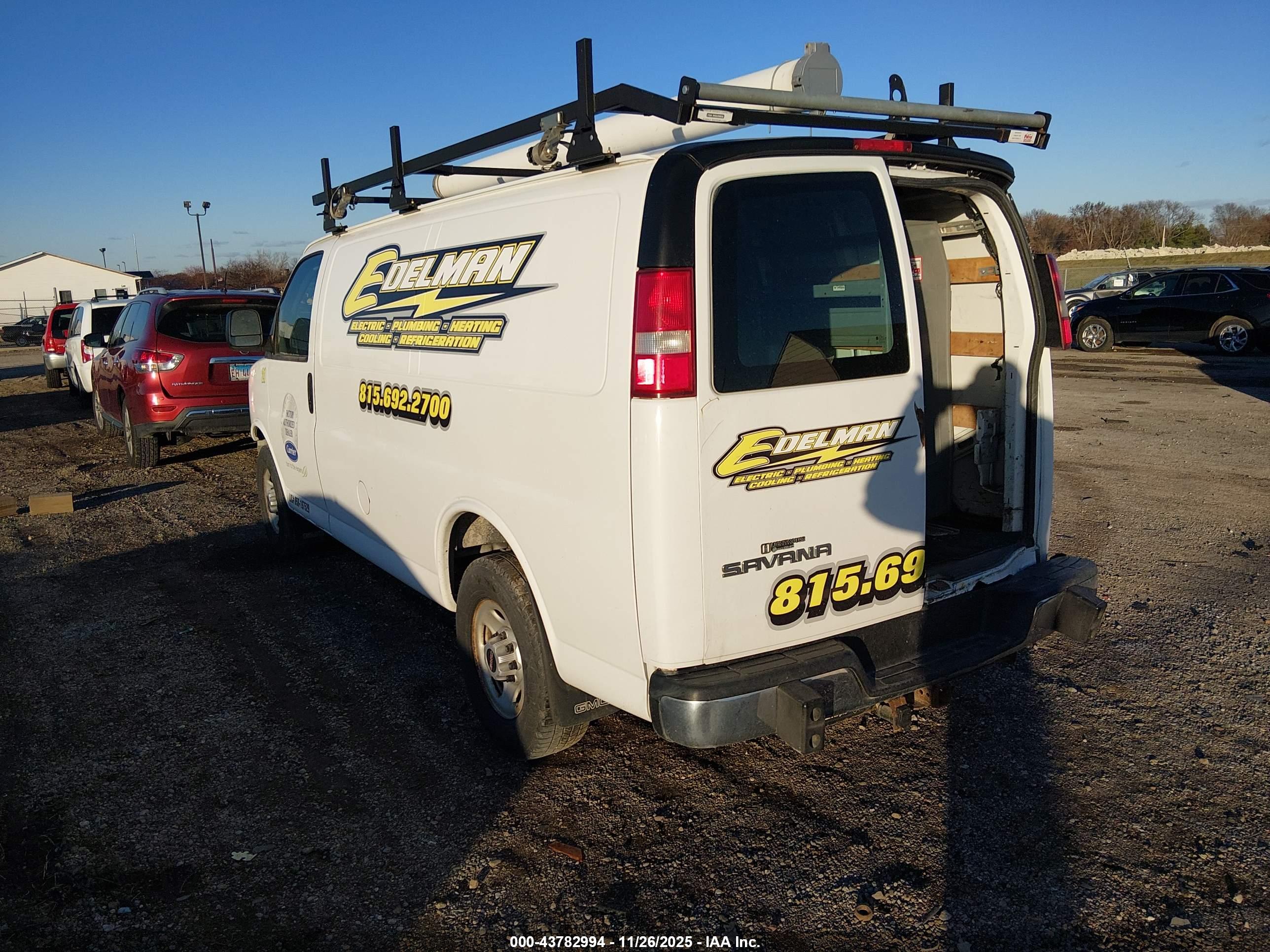 GMC SAVANA image 3