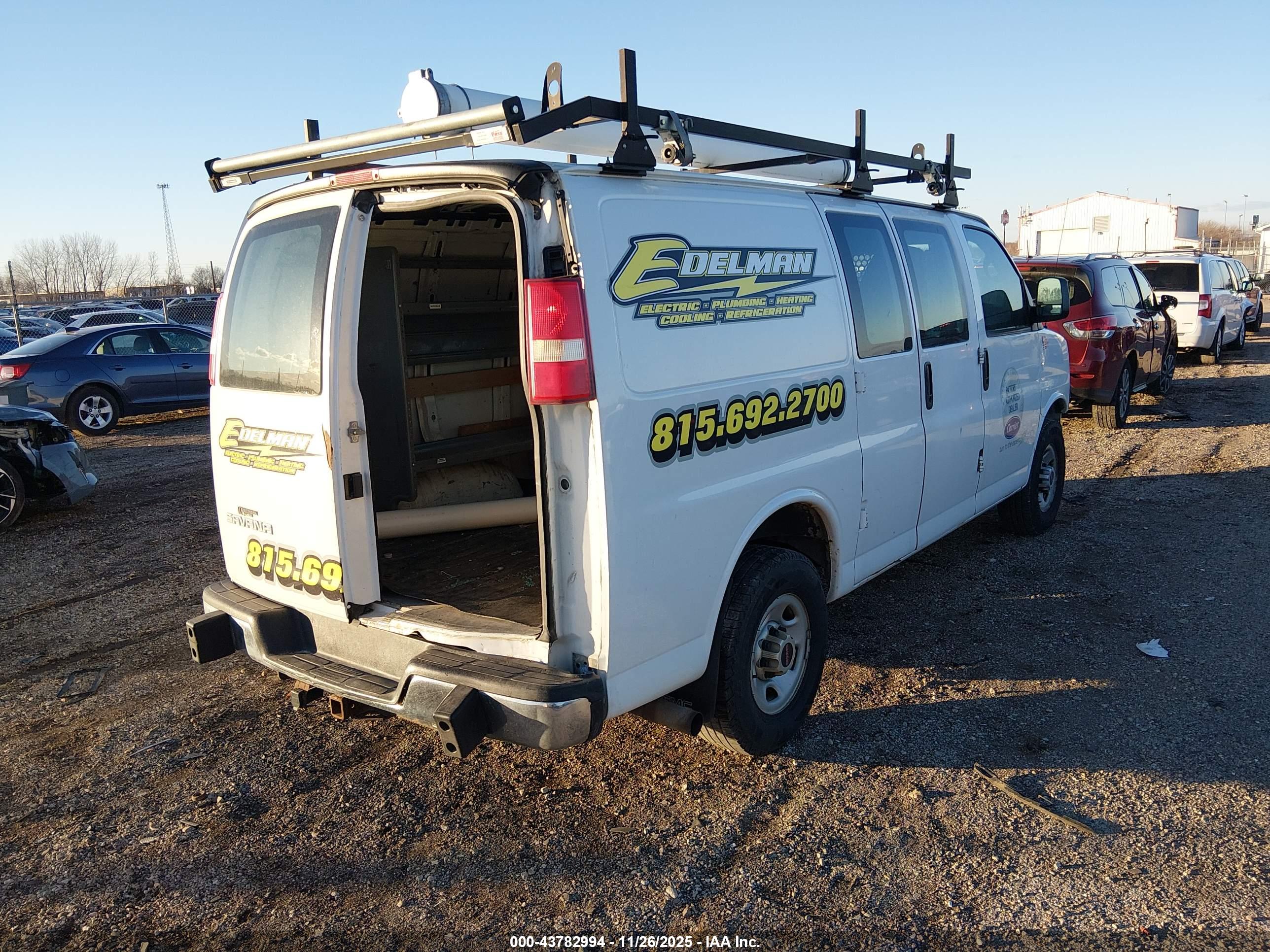 GMC SAVANA image 4
