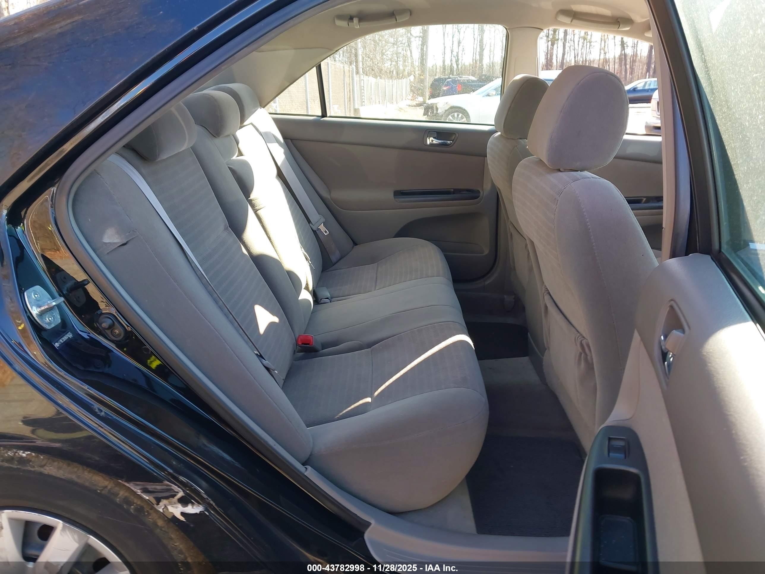 TOYOTA CAMRY image 8