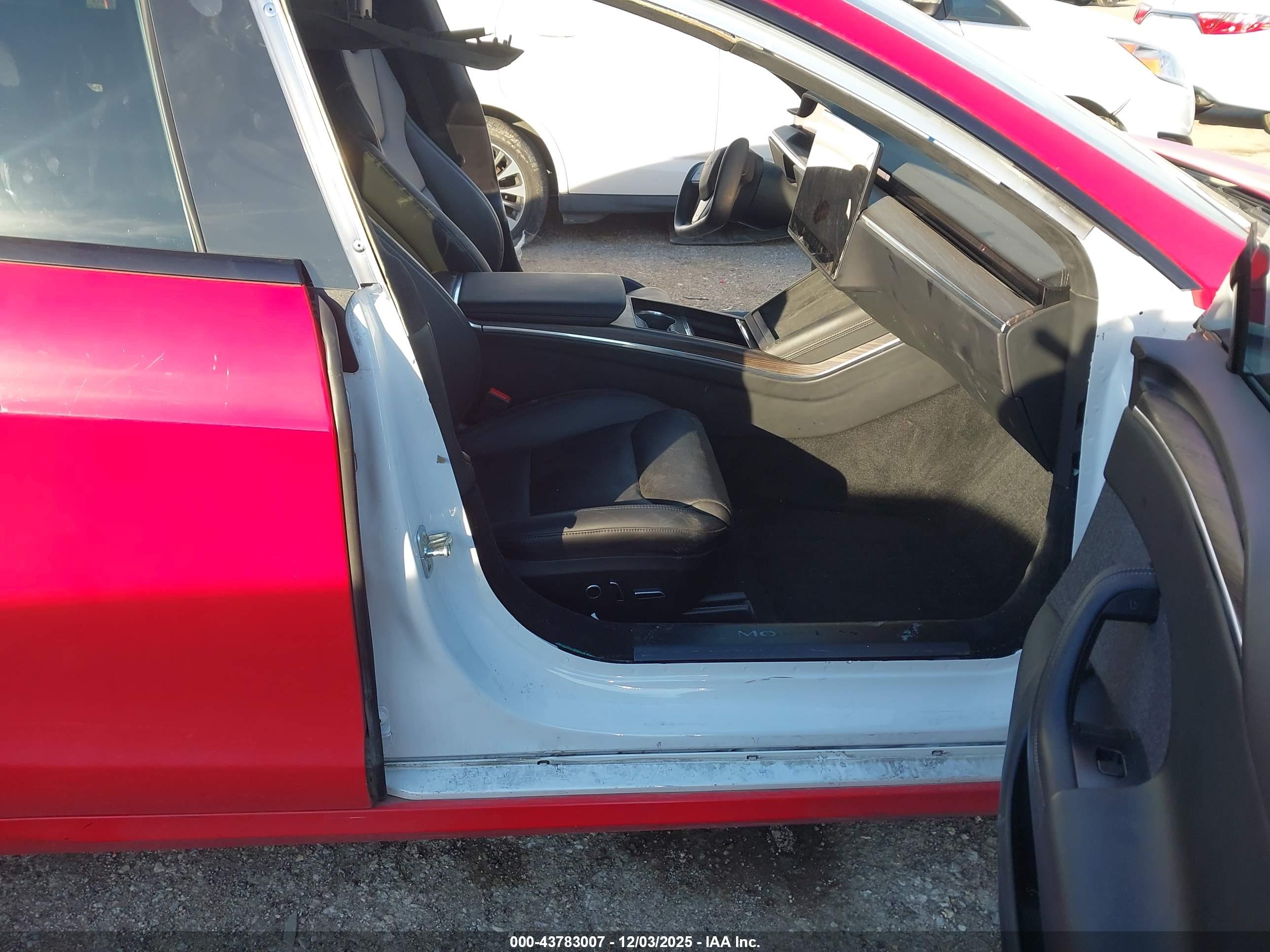 TESLA MODEL image 5