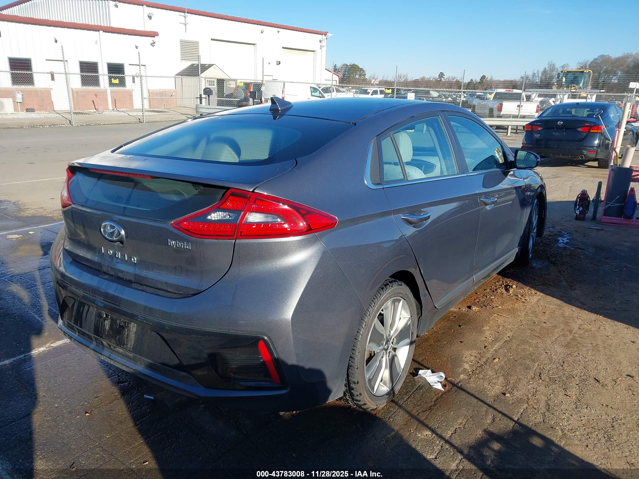 HYUNDAI IONIQ image 4