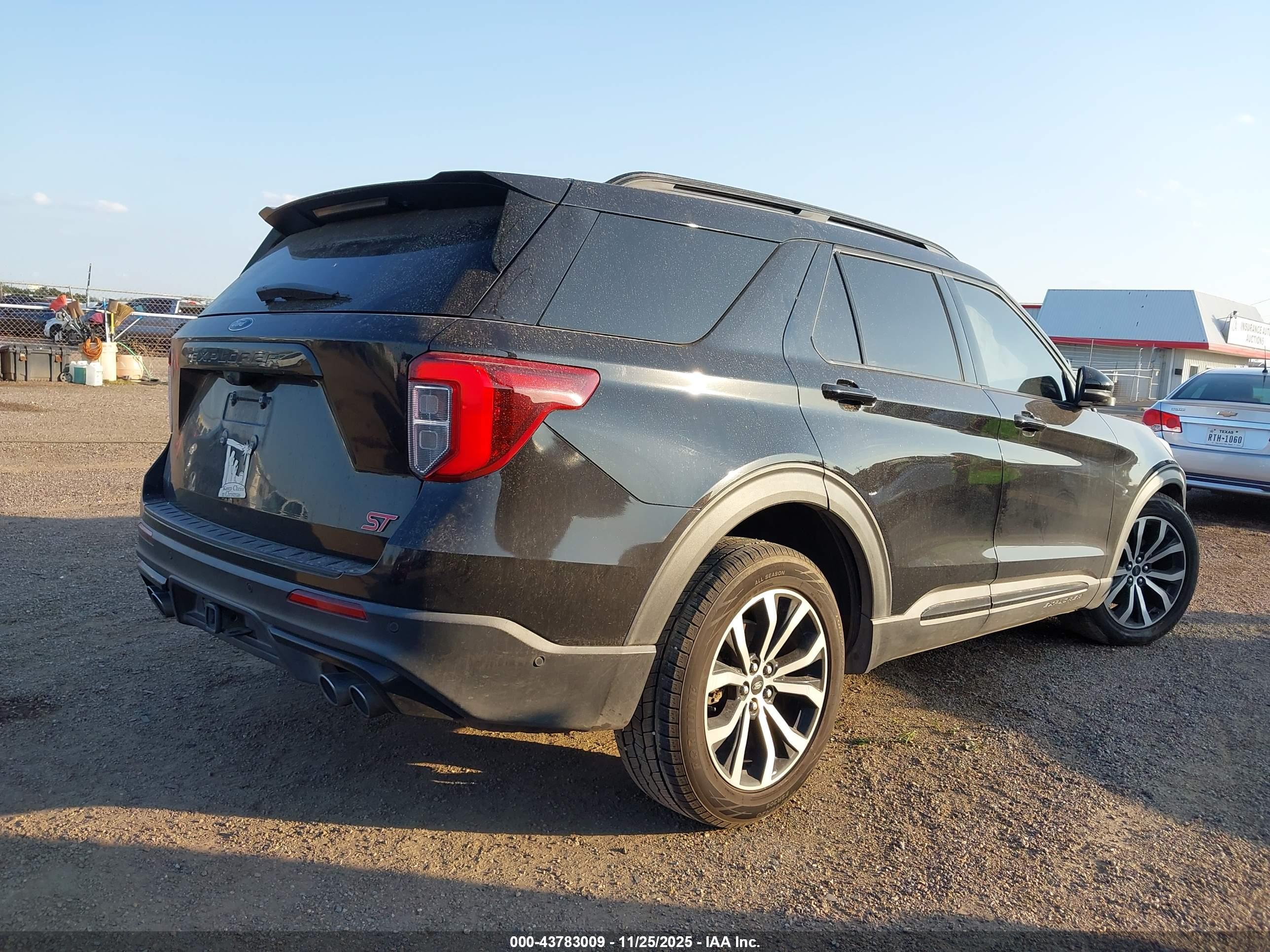 FORD EXPLORER image 4