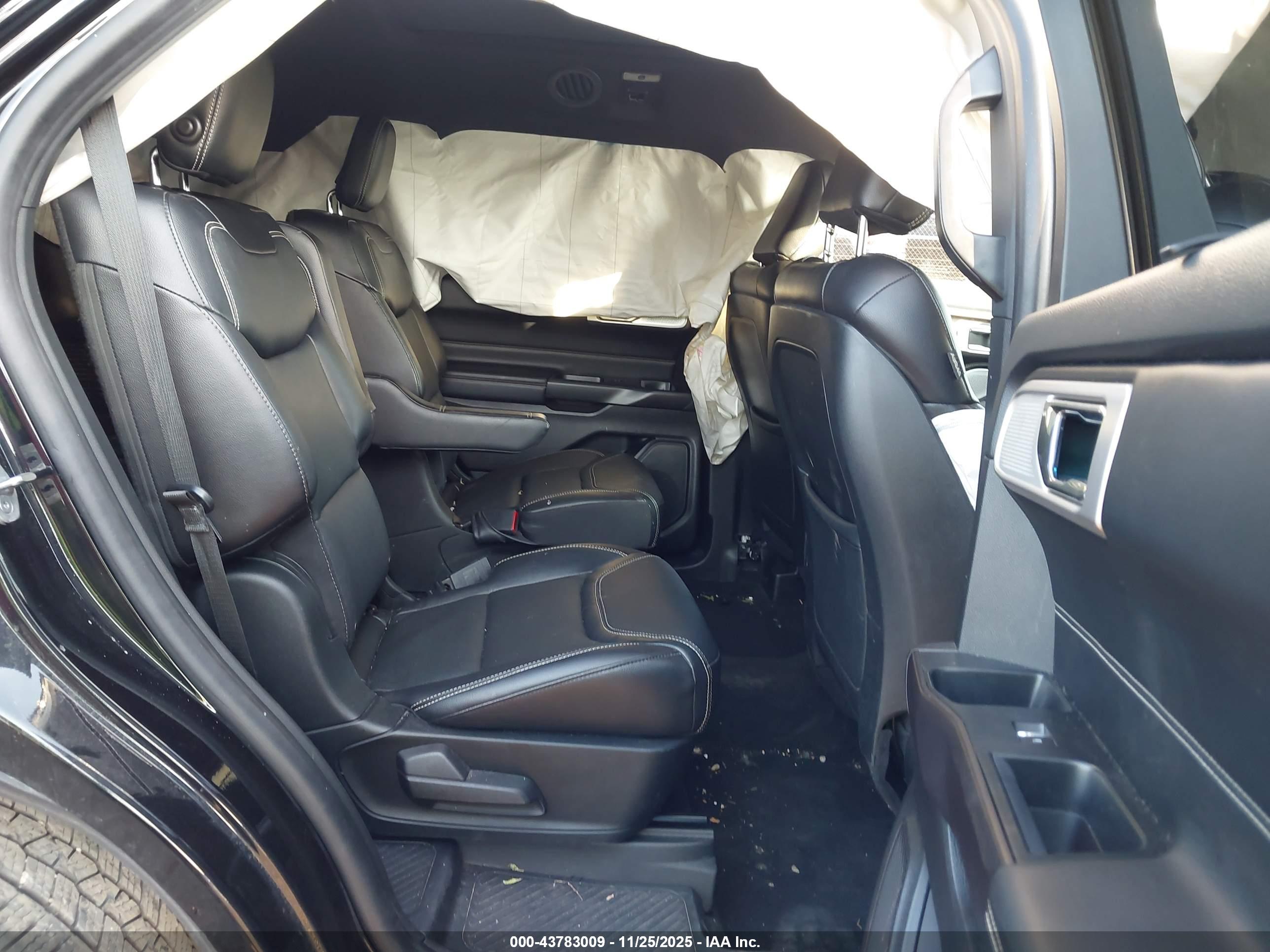 FORD EXPLORER image 8