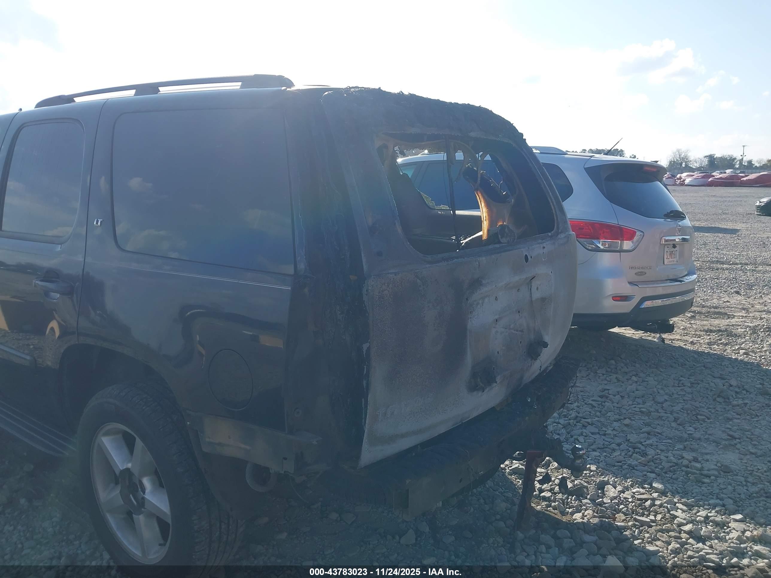 CHEVROLET TAHOE image 6