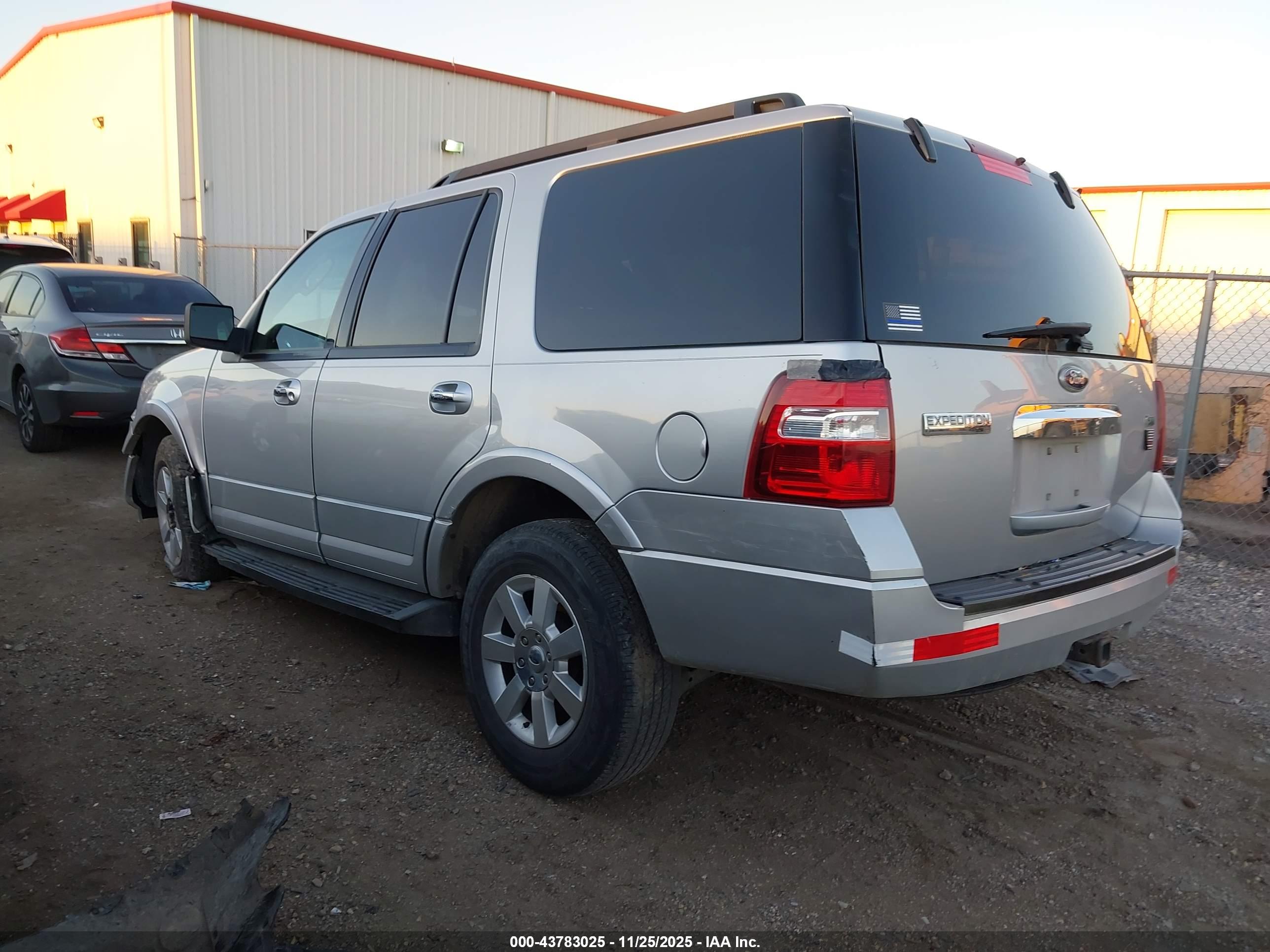 FORD EXPEDITION image 3