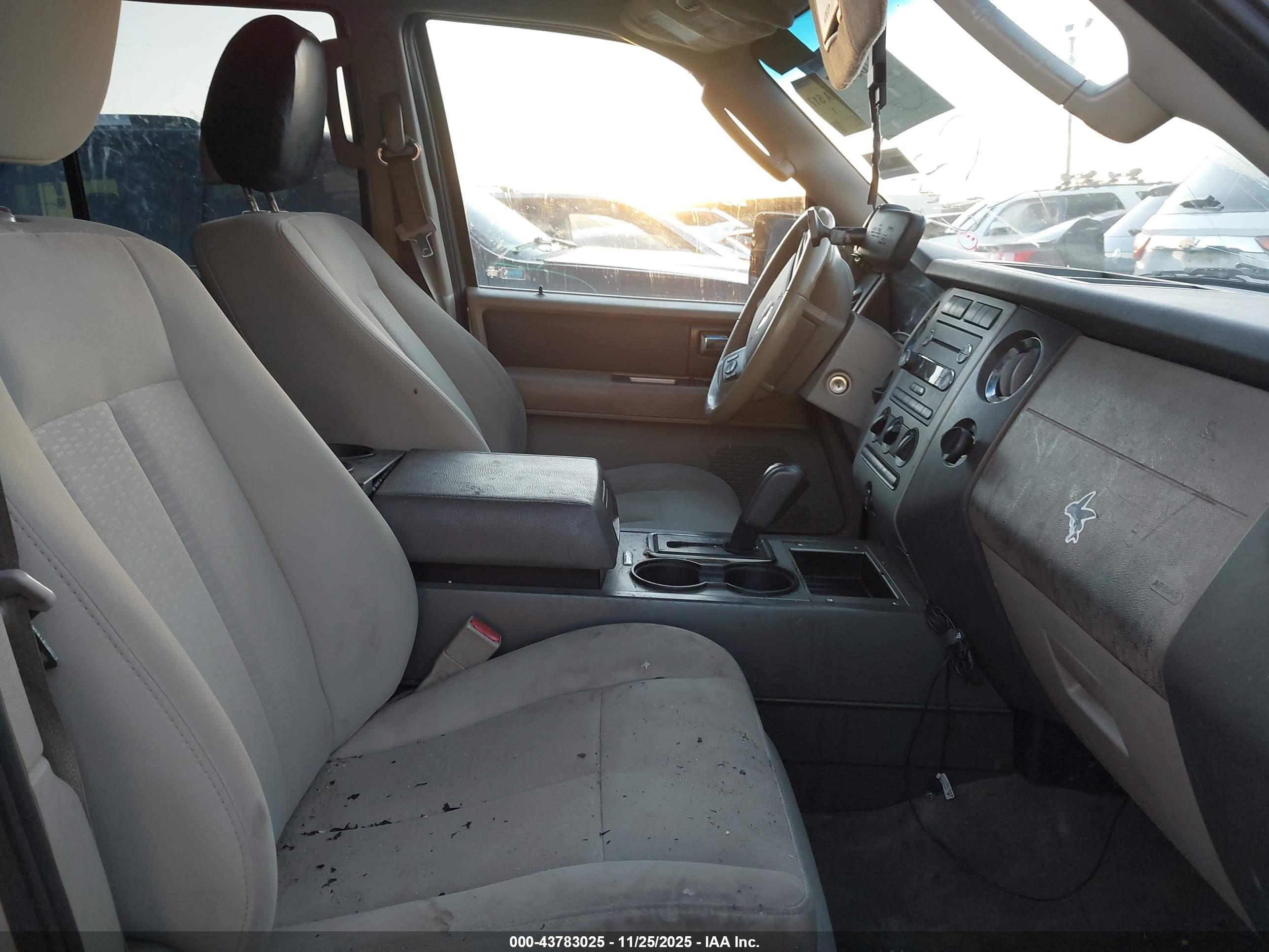 FORD EXPEDITION image 5