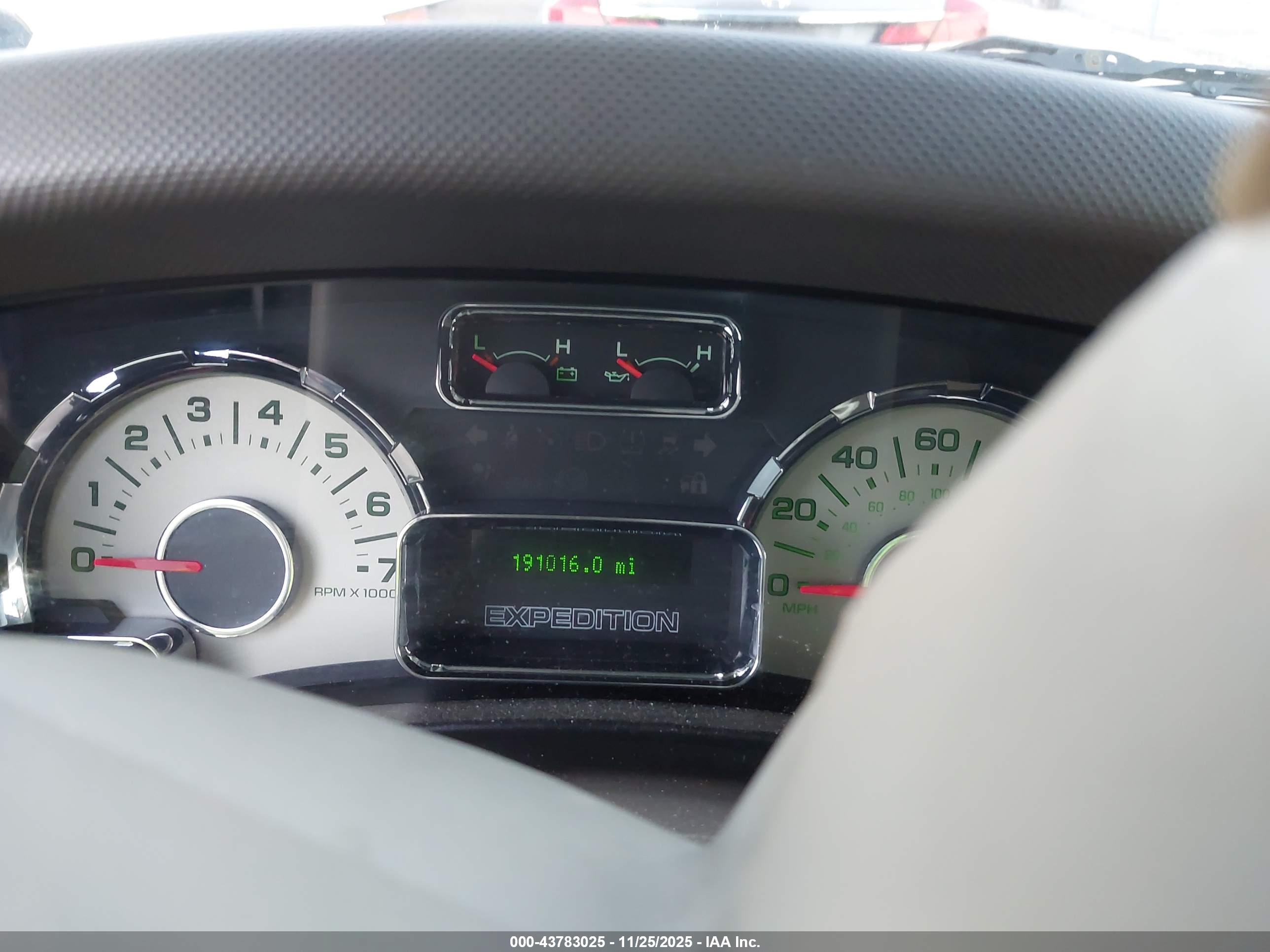 FORD EXPEDITION image 7
