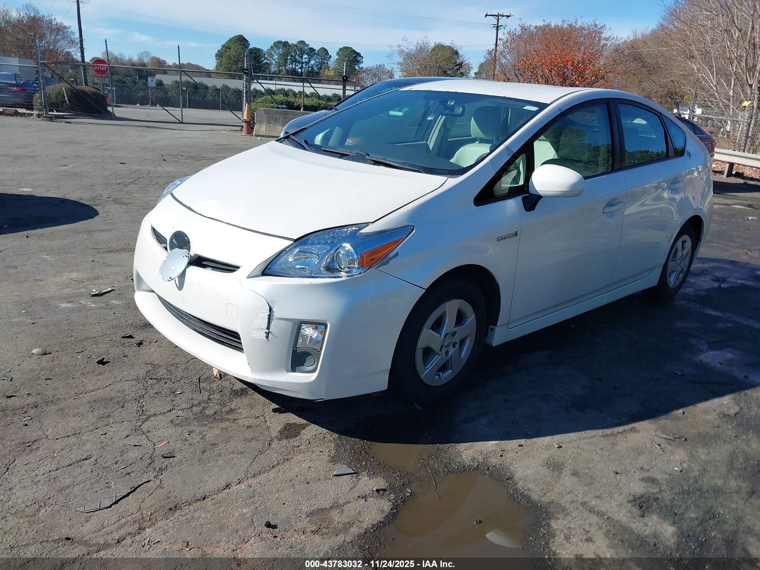 TOYOTA PRIUS image 2