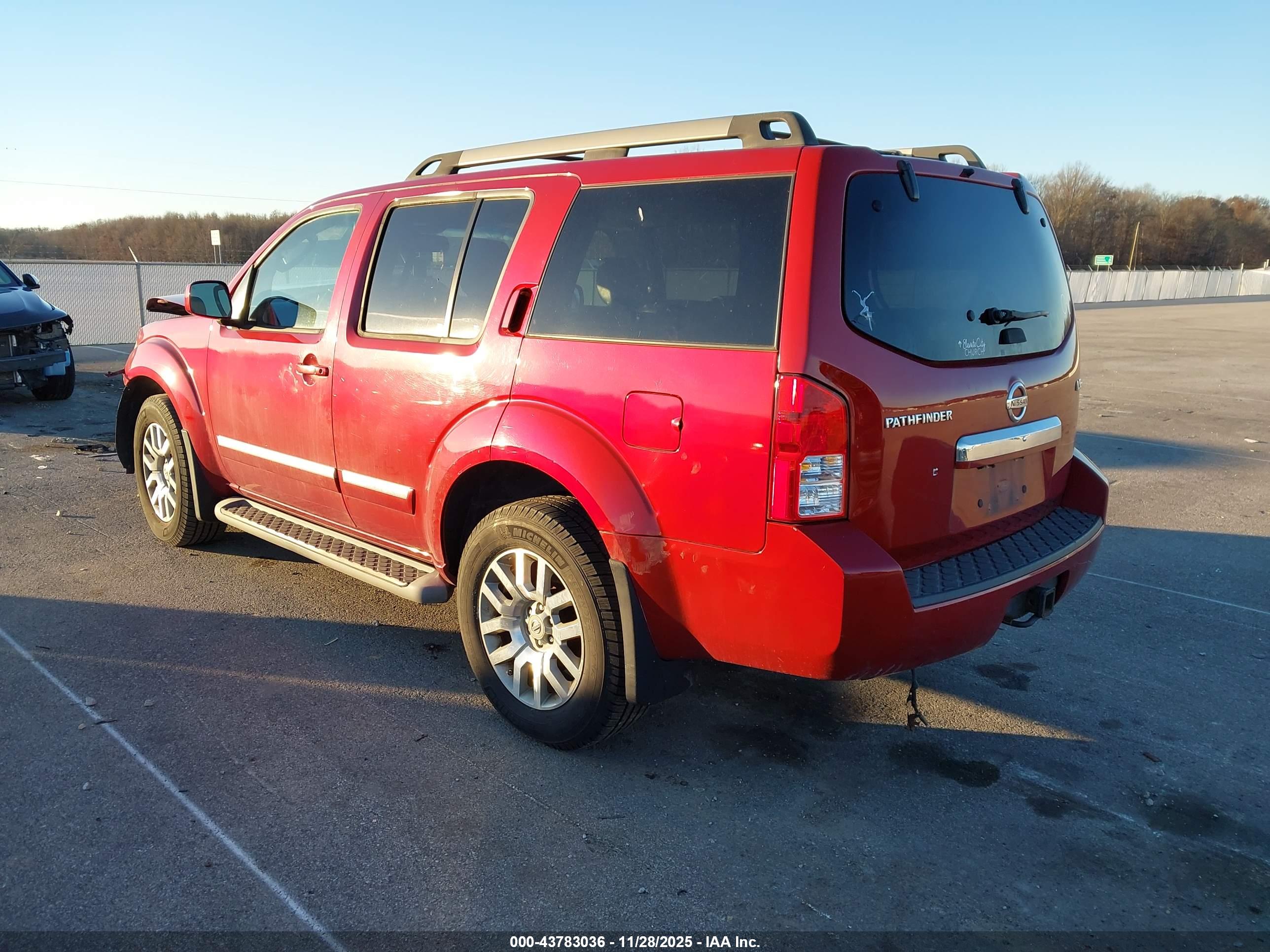 NISSAN PATHFINDER image 3