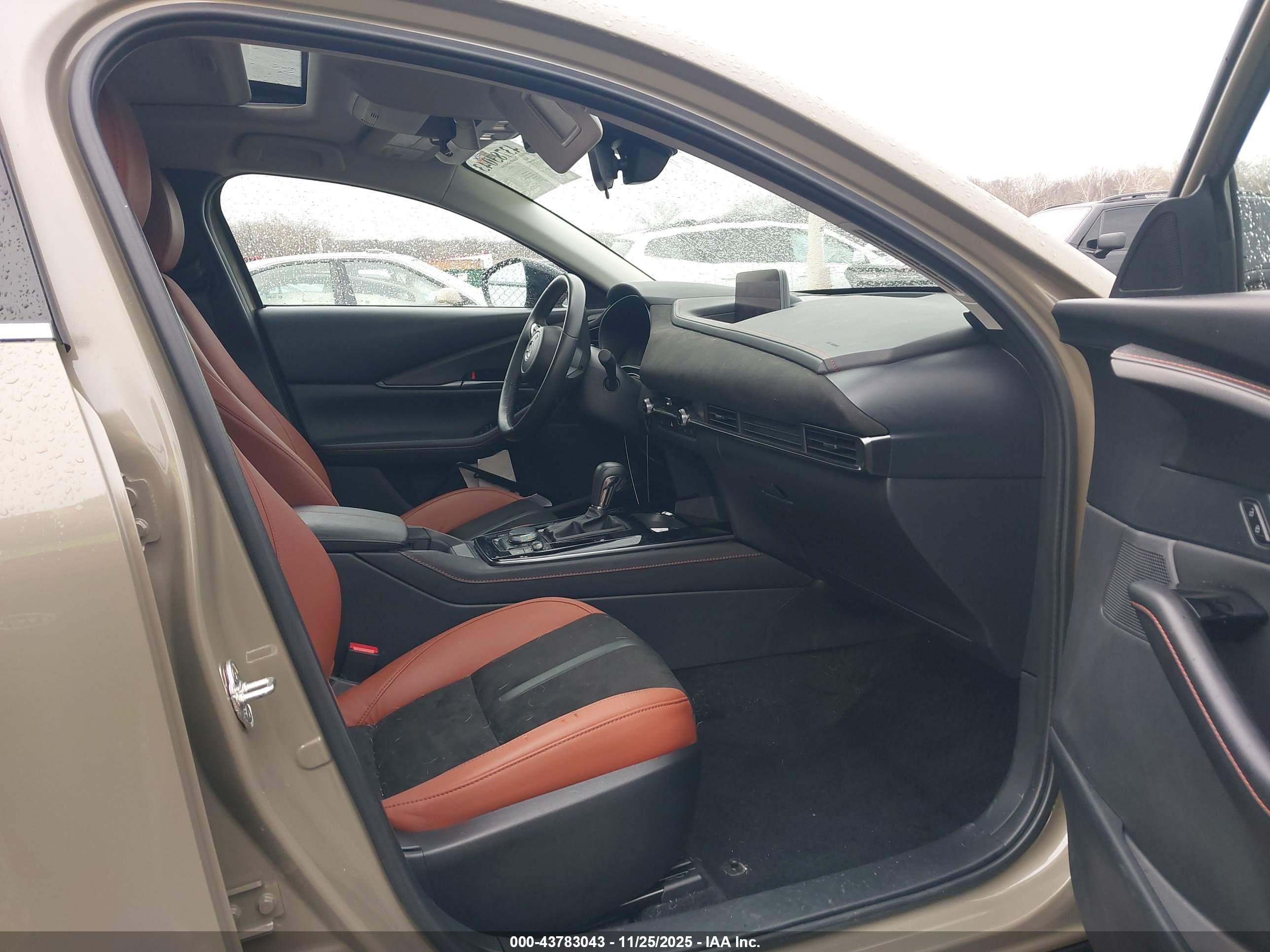 MAZDA CX-30 image 5