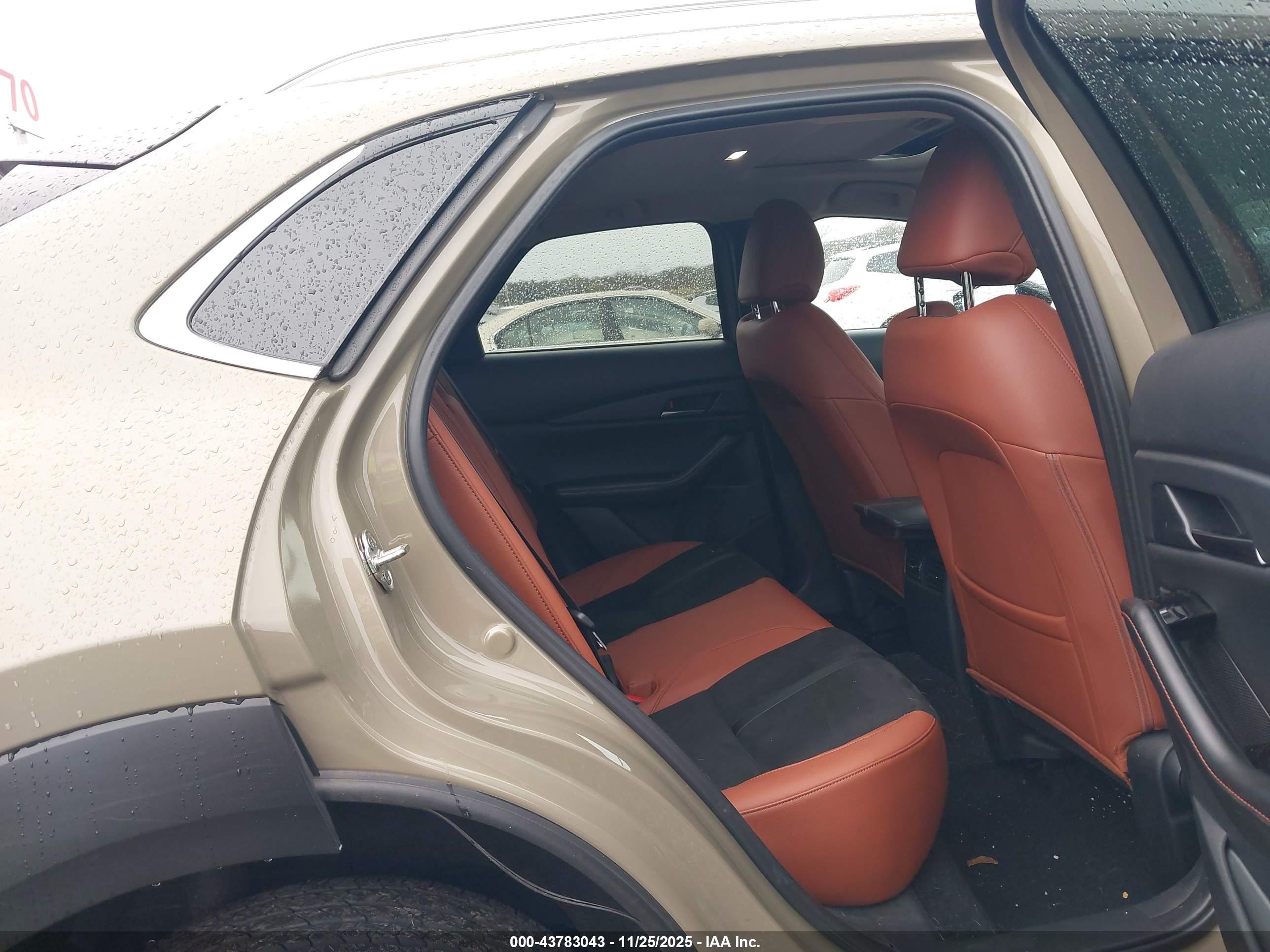 MAZDA CX-30 image 8