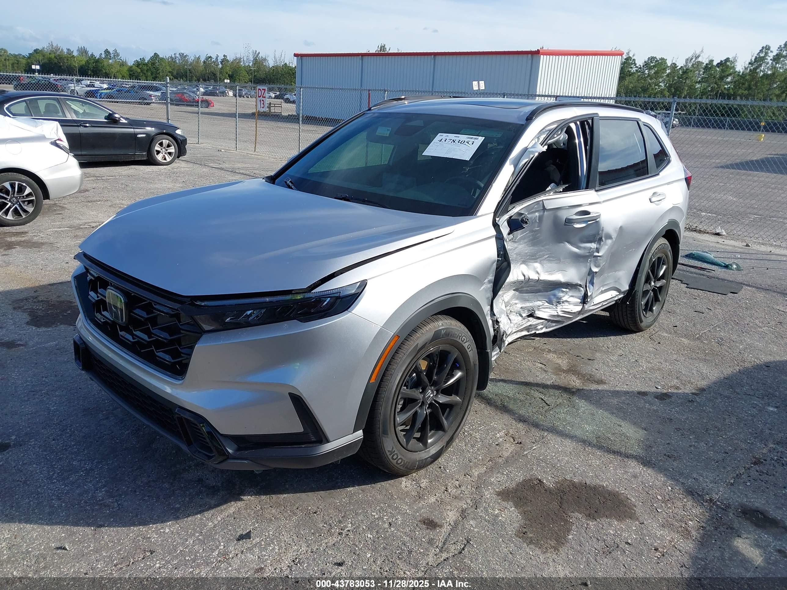 HONDA CR-V image 2