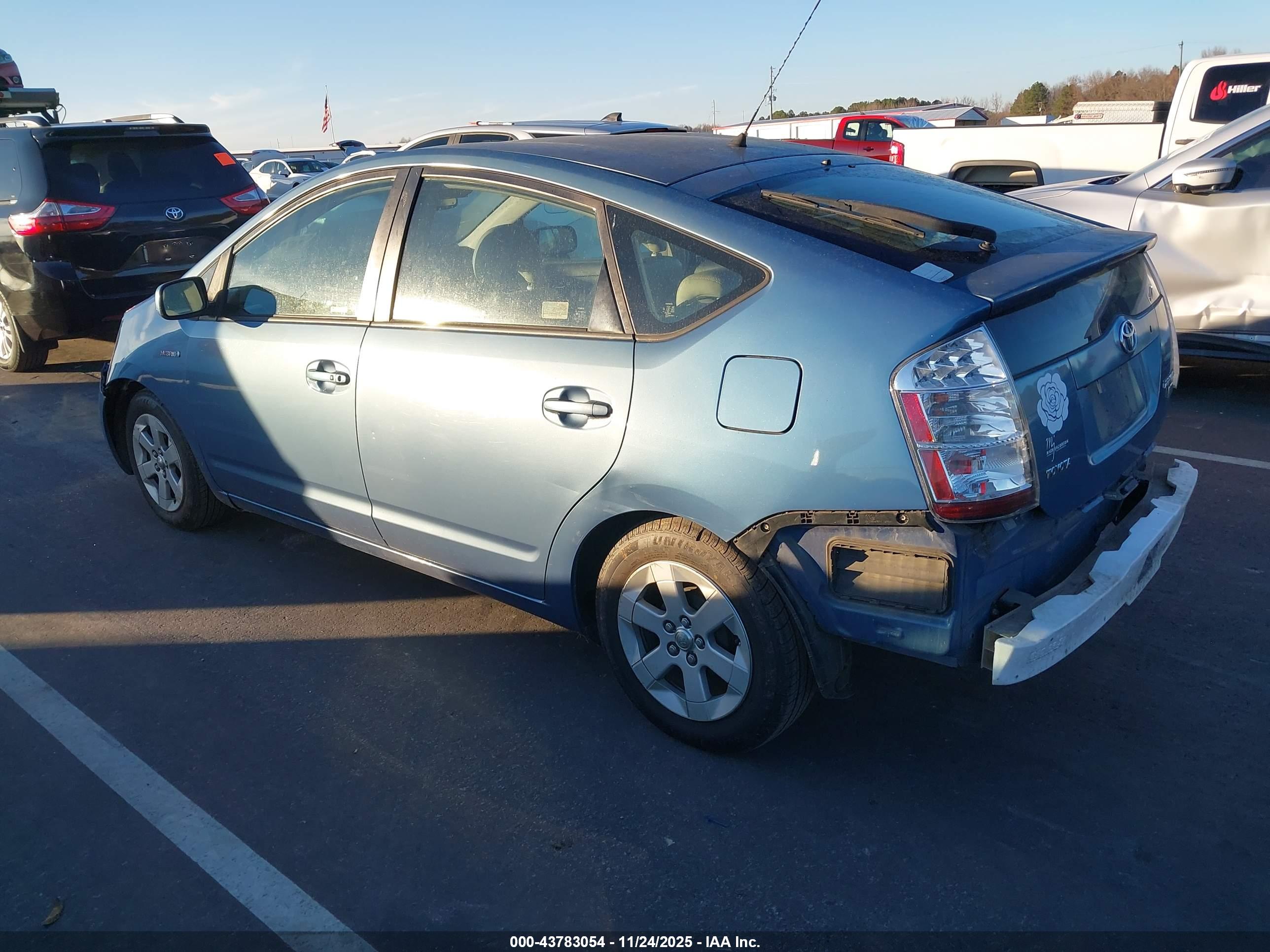 TOYOTA PRIUS image 3