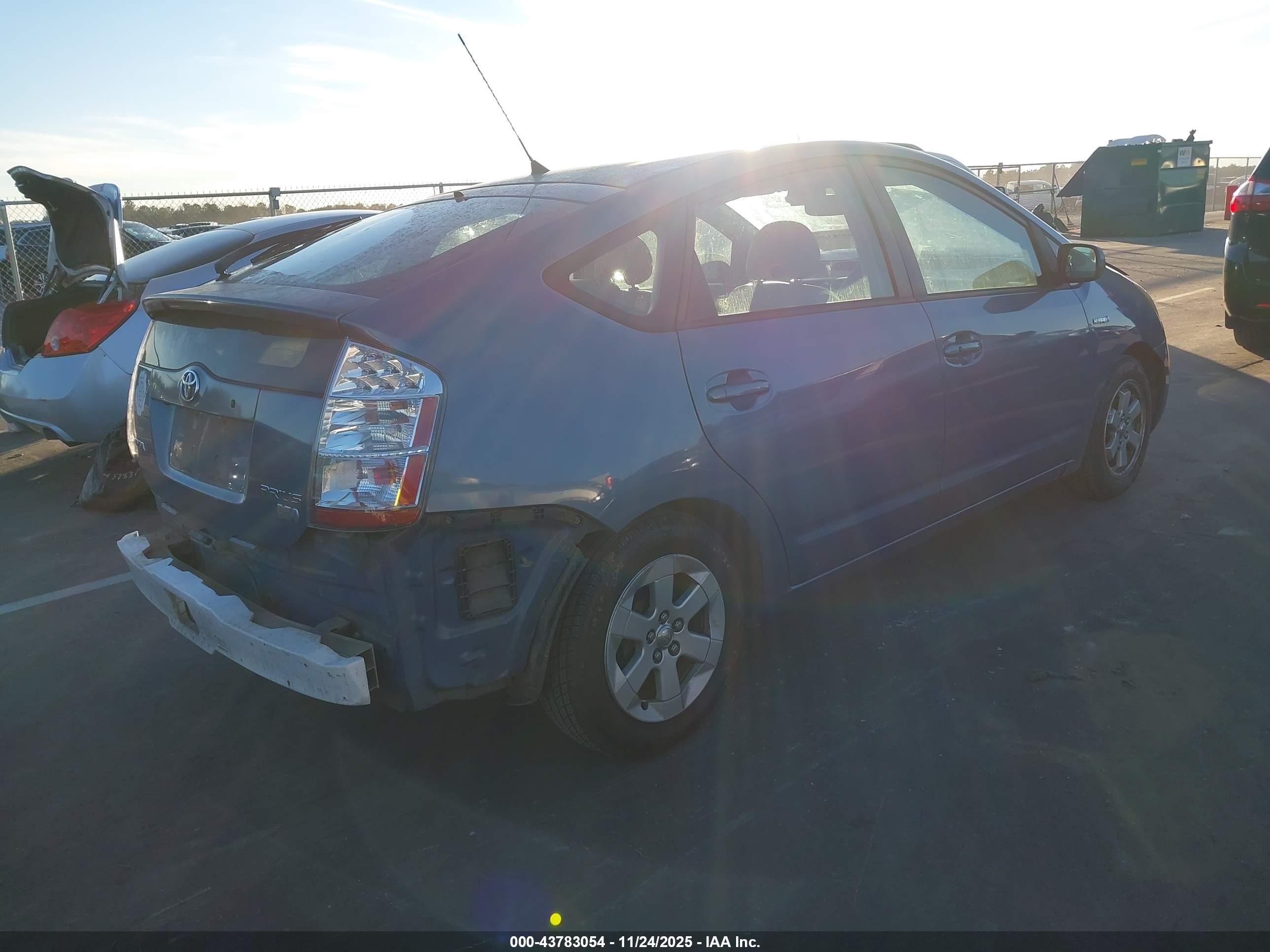 TOYOTA PRIUS image 4