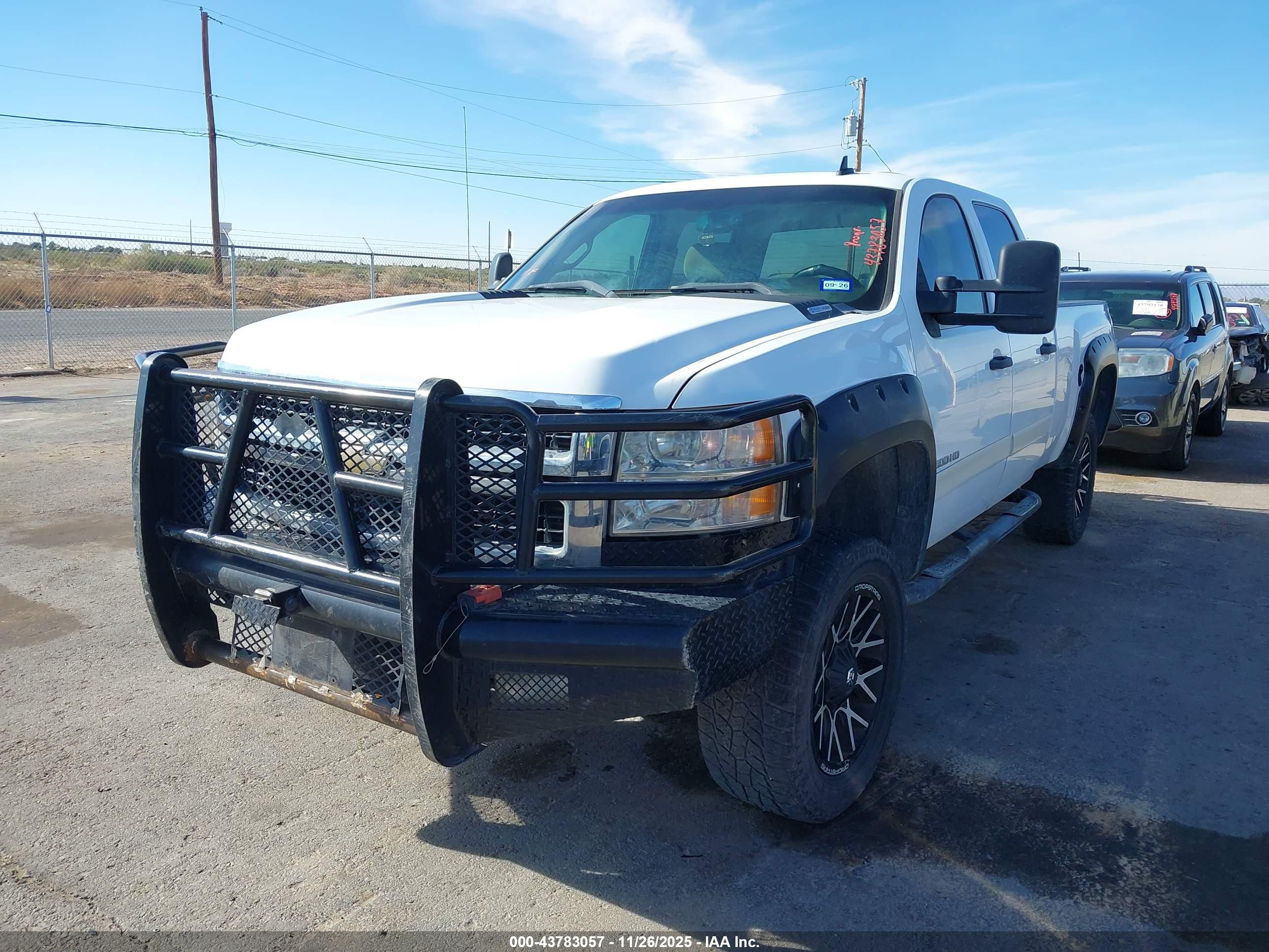 CHEVROLET SILVERADO image 2