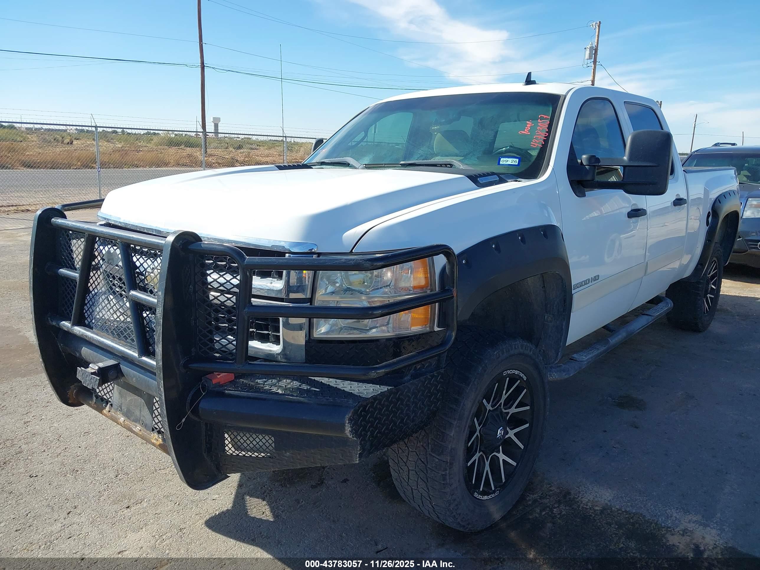 CHEVROLET SILVERADO image 6