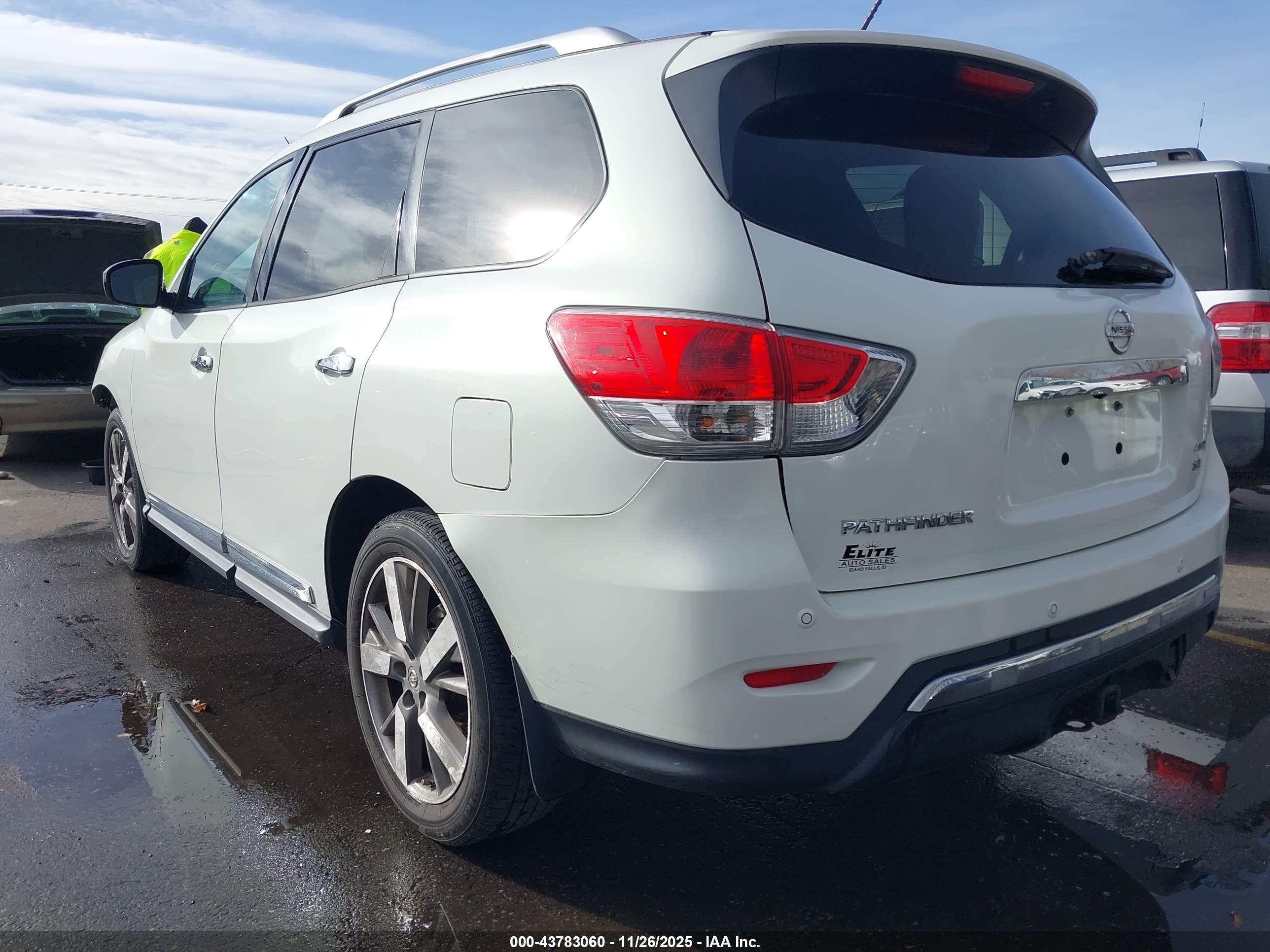 NISSAN PATHFINDER image 3