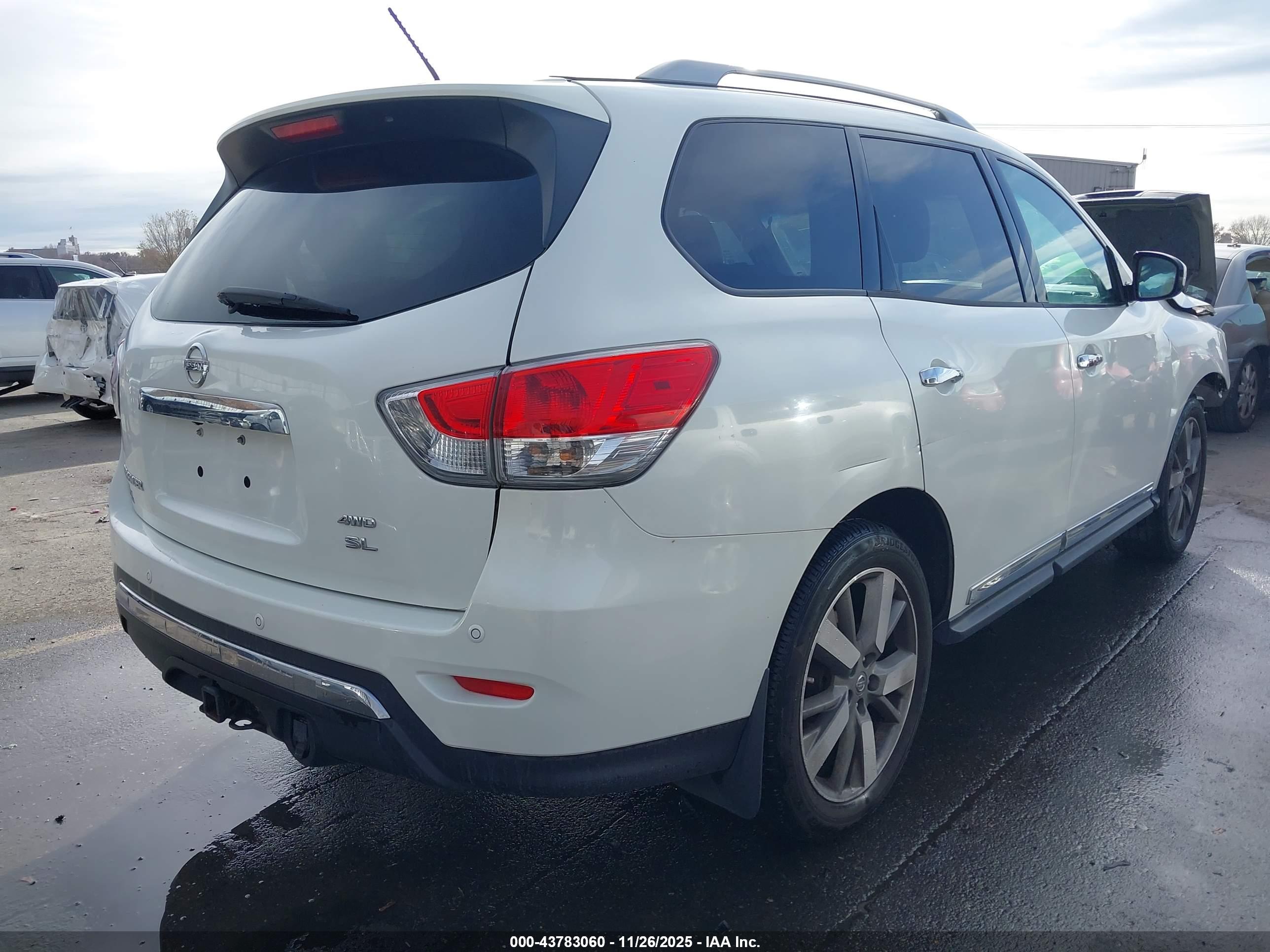 NISSAN PATHFINDER image 4